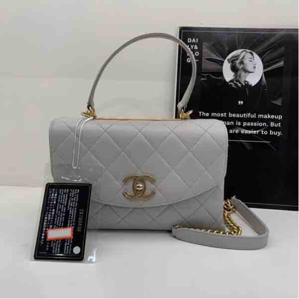 Chanel - Top Handle Flap Bag - Lambskin leather - Grey with Gold-Tone Hardware - (medium)