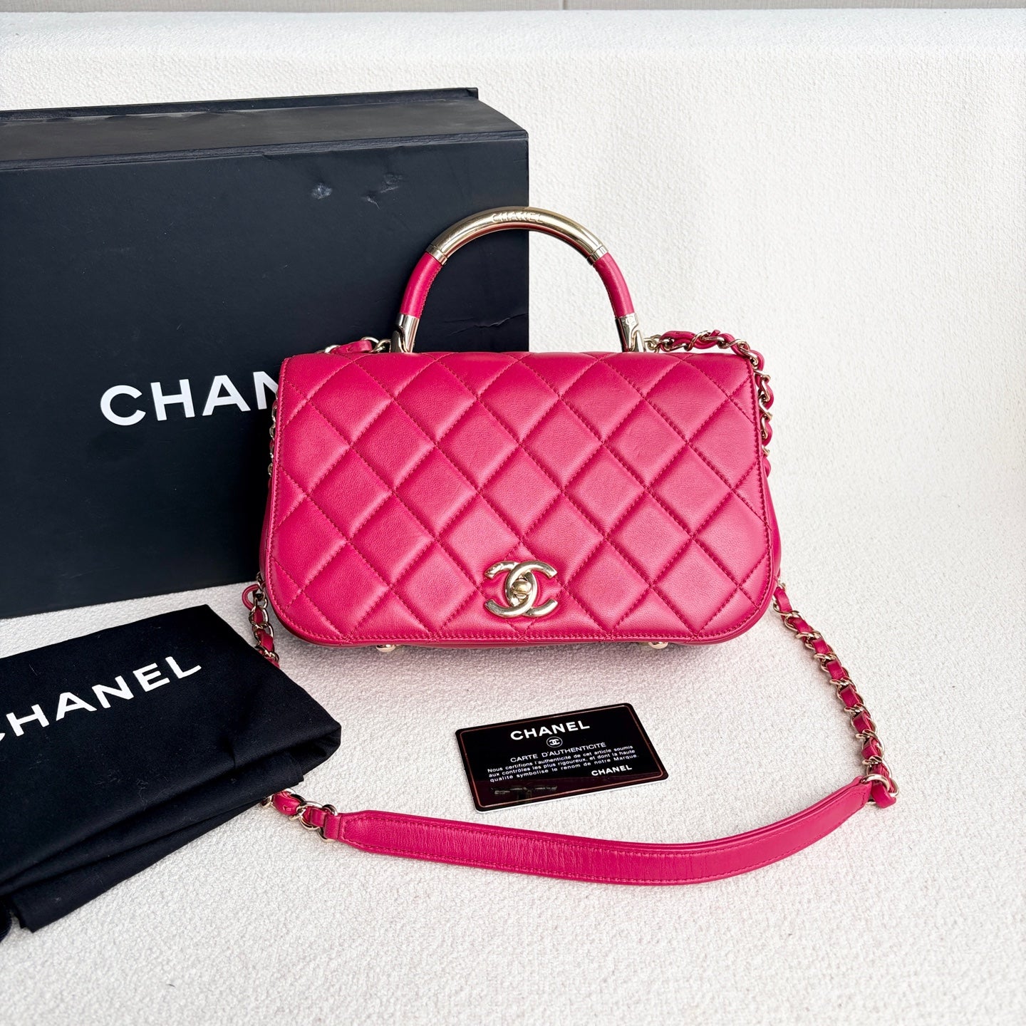 Chanel - Top Handle Flap Bag - Lambskin leather - Pink with Gold-Tone Hardware - (small)