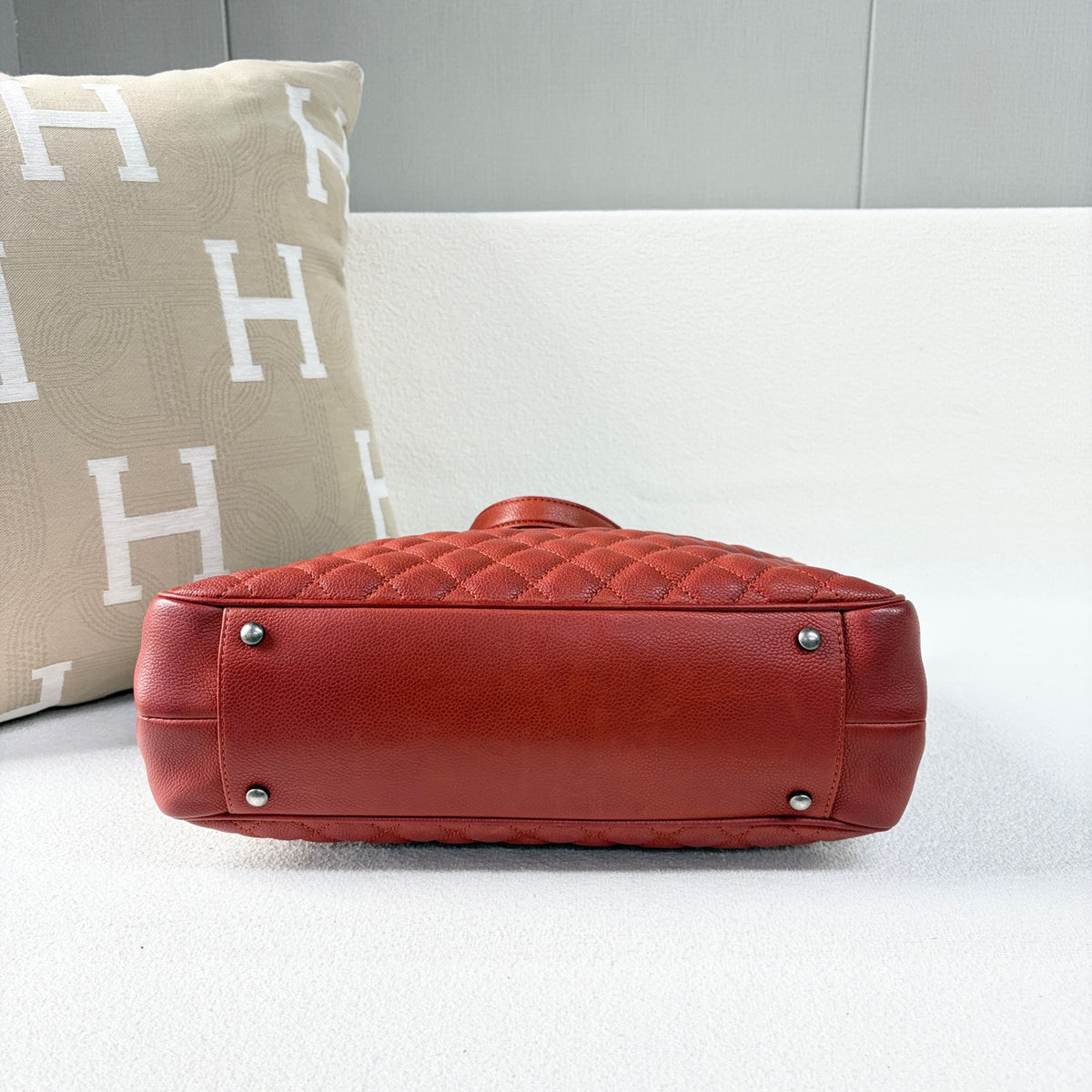 Chanel - Tote - Leather - Red - (medium)