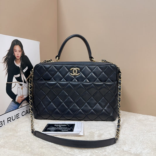 Chanel - Trendy CC Bowling Bag - Lambskin leather - Black - (Medium)