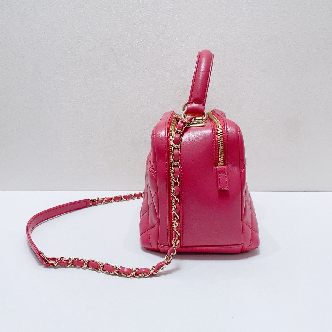 Chanel - Trendy CC Bowling Bag - Lambskin leather - Pink with Gold-Tone Hardware - (medium)