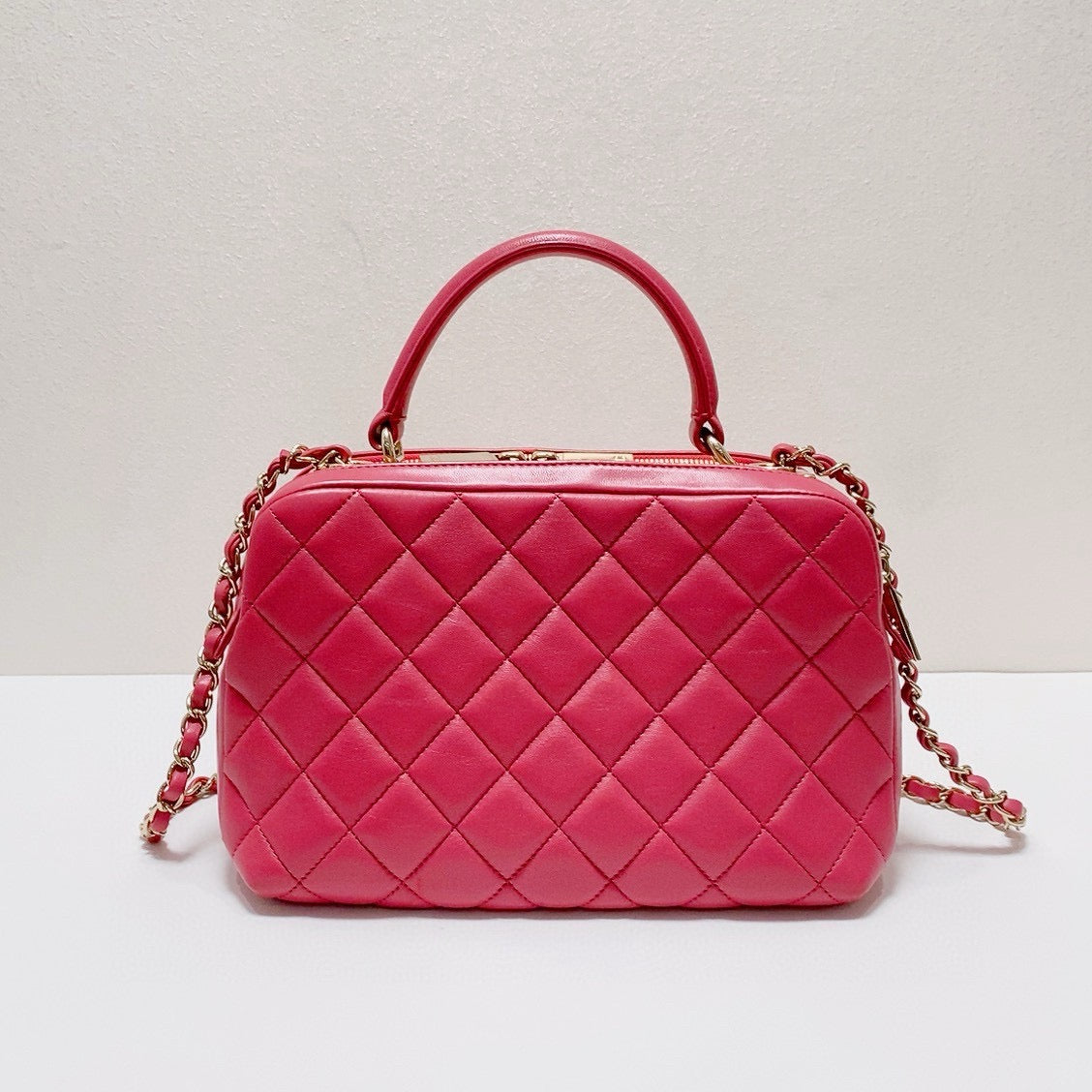 Chanel - Trendy CC Bowling Bag - Lambskin leather - Pink with Gold-Tone Hardware - (medium)