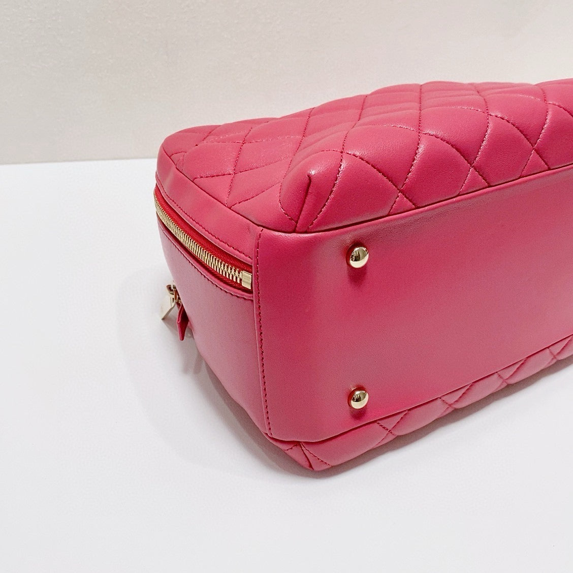 Chanel - Trendy CC Bowling Bag - Lambskin leather - Pink with Gold-Tone Hardware - (medium)