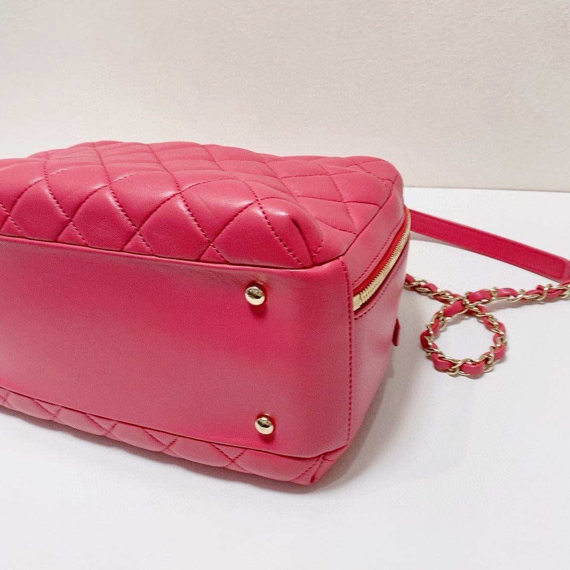 Chanel - Trendy CC Bowling Bag - Lambskin leather - Pink with Gold-Tone Hardware - (medium)