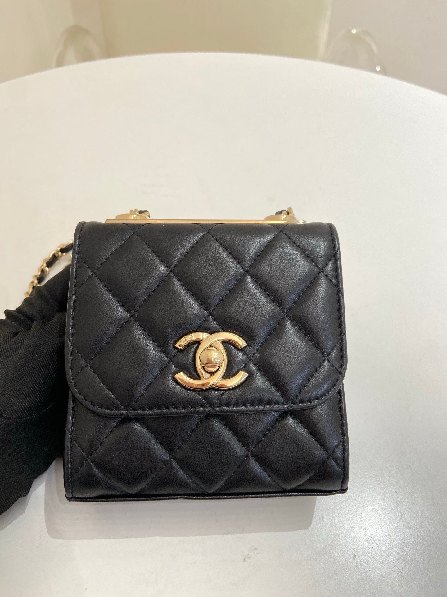 Chanel - Trendy CC Chain Bag - Leather - Black - (mini)