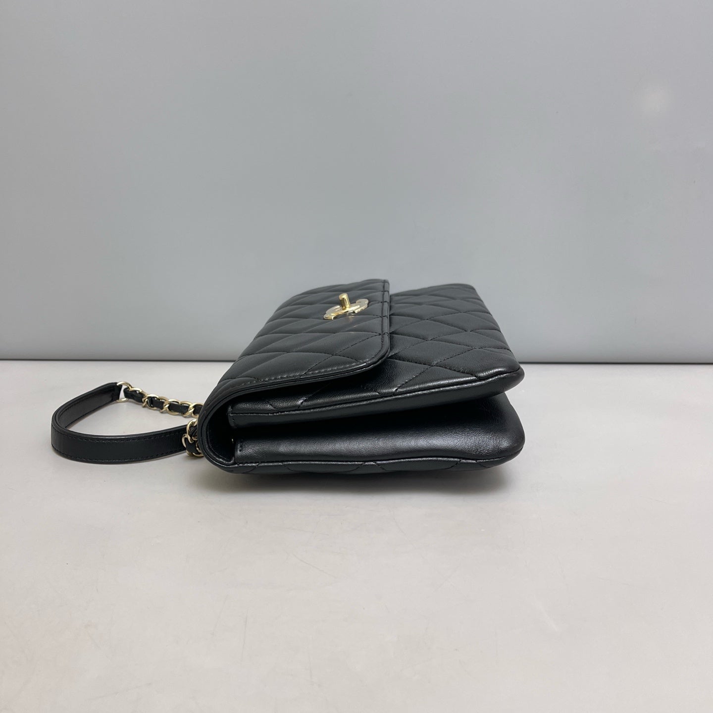 Chanel - Trendy CC - Leather - Black - (medium)