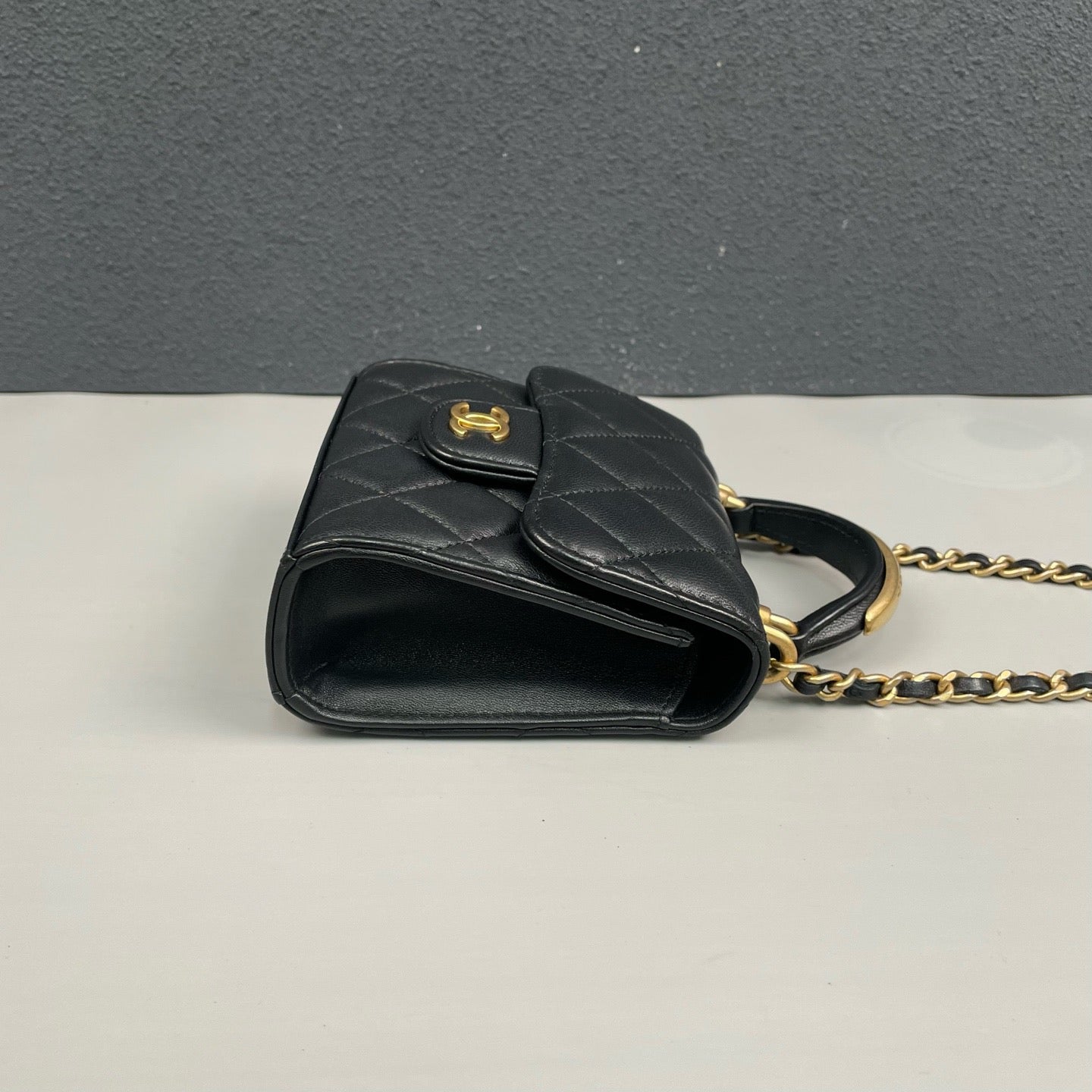 Chanel - Trendy CC Mini Top Handle Chain Bag - Leather - Black - (mini)