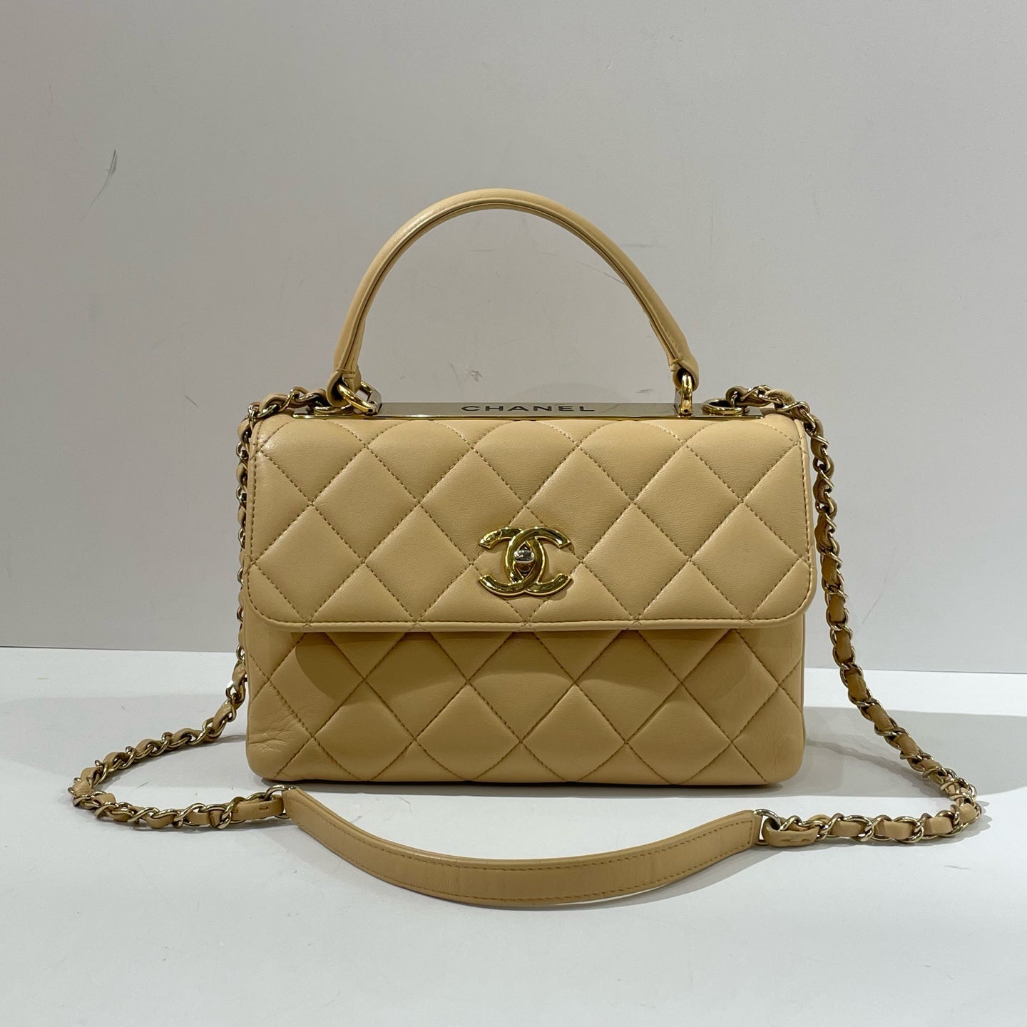 Chanel - Trendy CC Top Handle Flap Bag - Lambskin leather - Yellow - (small)