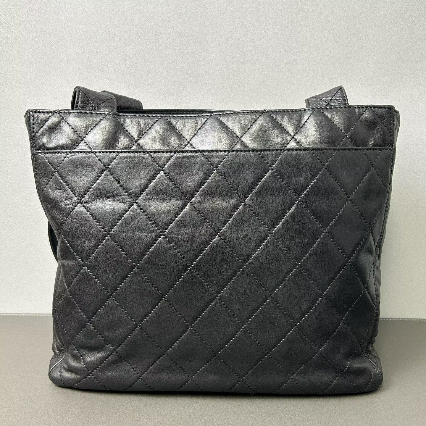Chanel - Twin Star Shoulder Bag - Leather - Black - (medium)