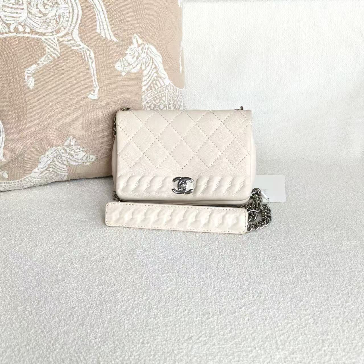 Chanel - Twist Edge Flap Chain Bag - Cowhide leather - Beige - (mini)