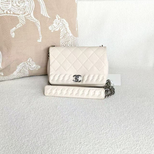 Chanel - Twist Edge Flap Chain Bag - Cowhide leather - Beige - (mini)