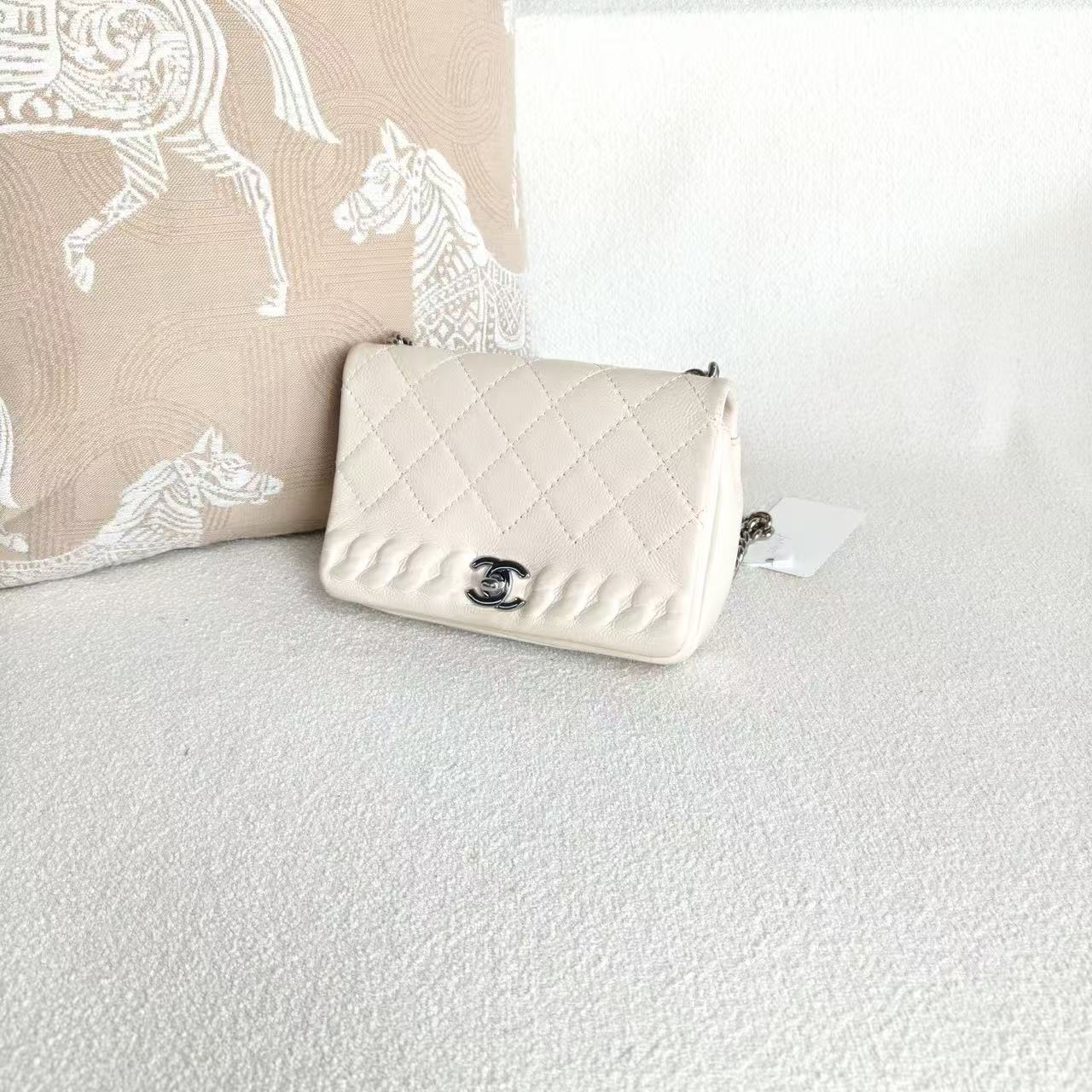 Chanel - Twist Edge Flap Chain Bag - Cowhide leather - Beige - (mini)