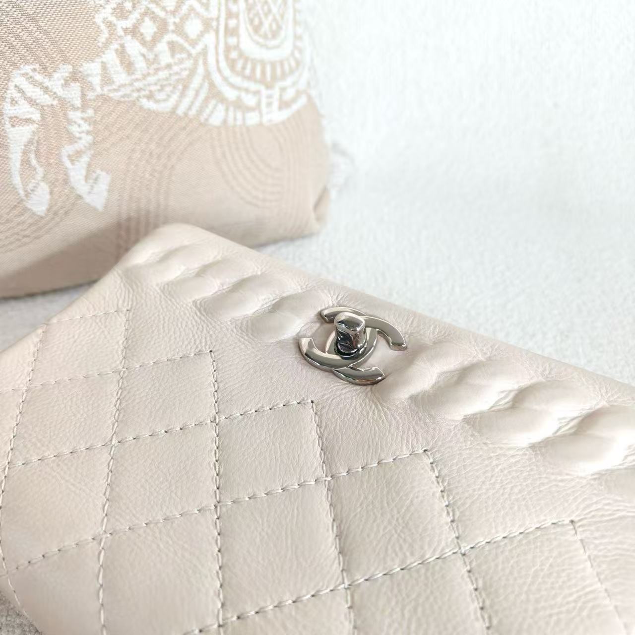 Chanel - Twist Edge Flap Chain Bag - Cowhide leather - Beige - (mini)