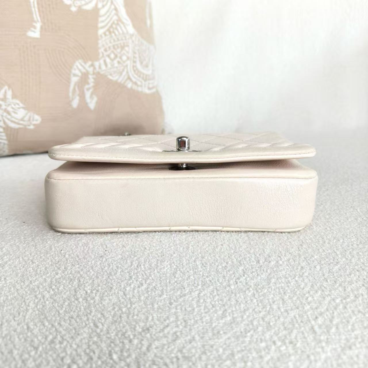 Chanel - Twist Edge Flap Chain Bag - Cowhide leather - Beige - (mini)