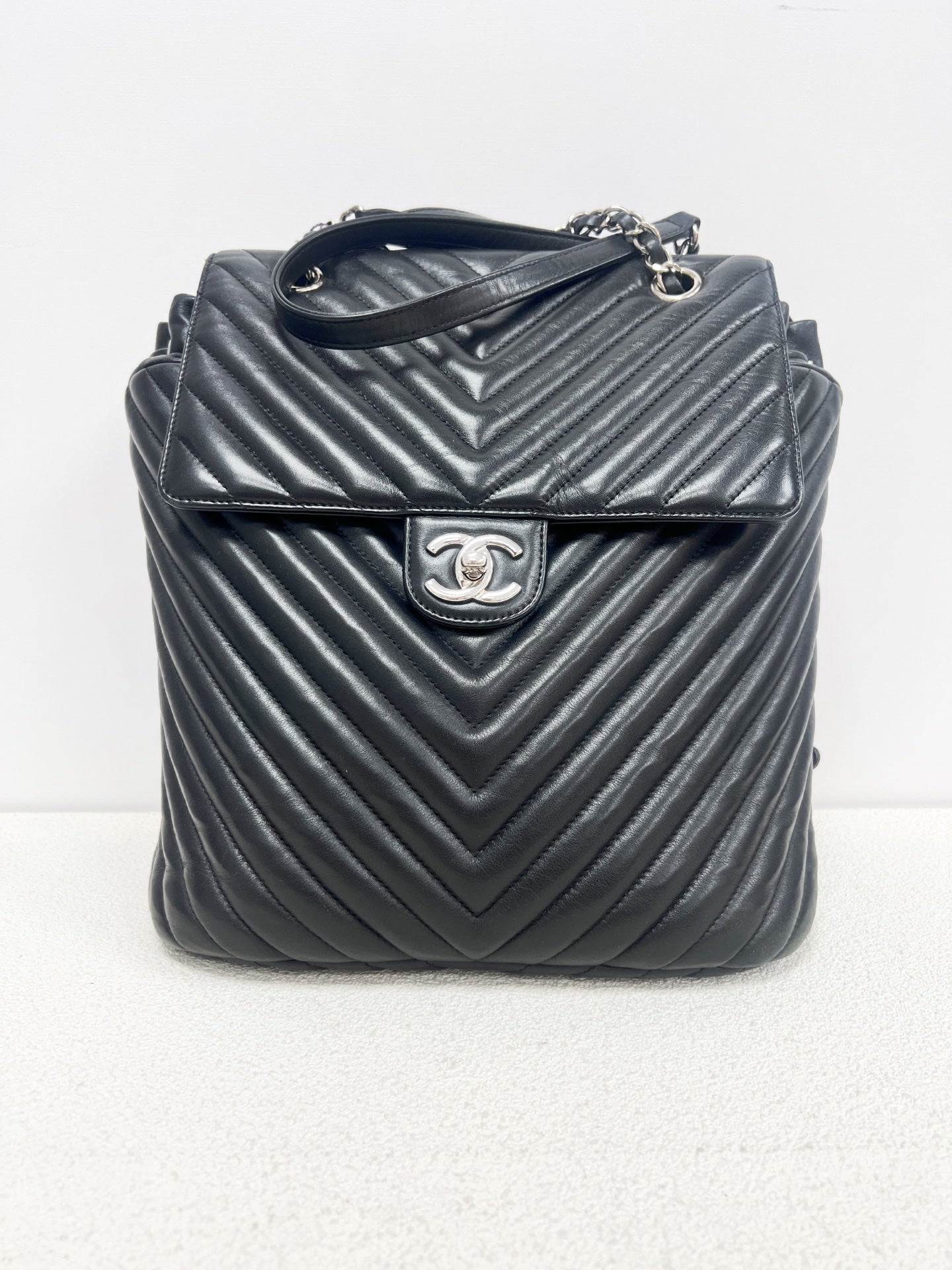 Chanel - Urban Spirit - Leather - Black - (medium)