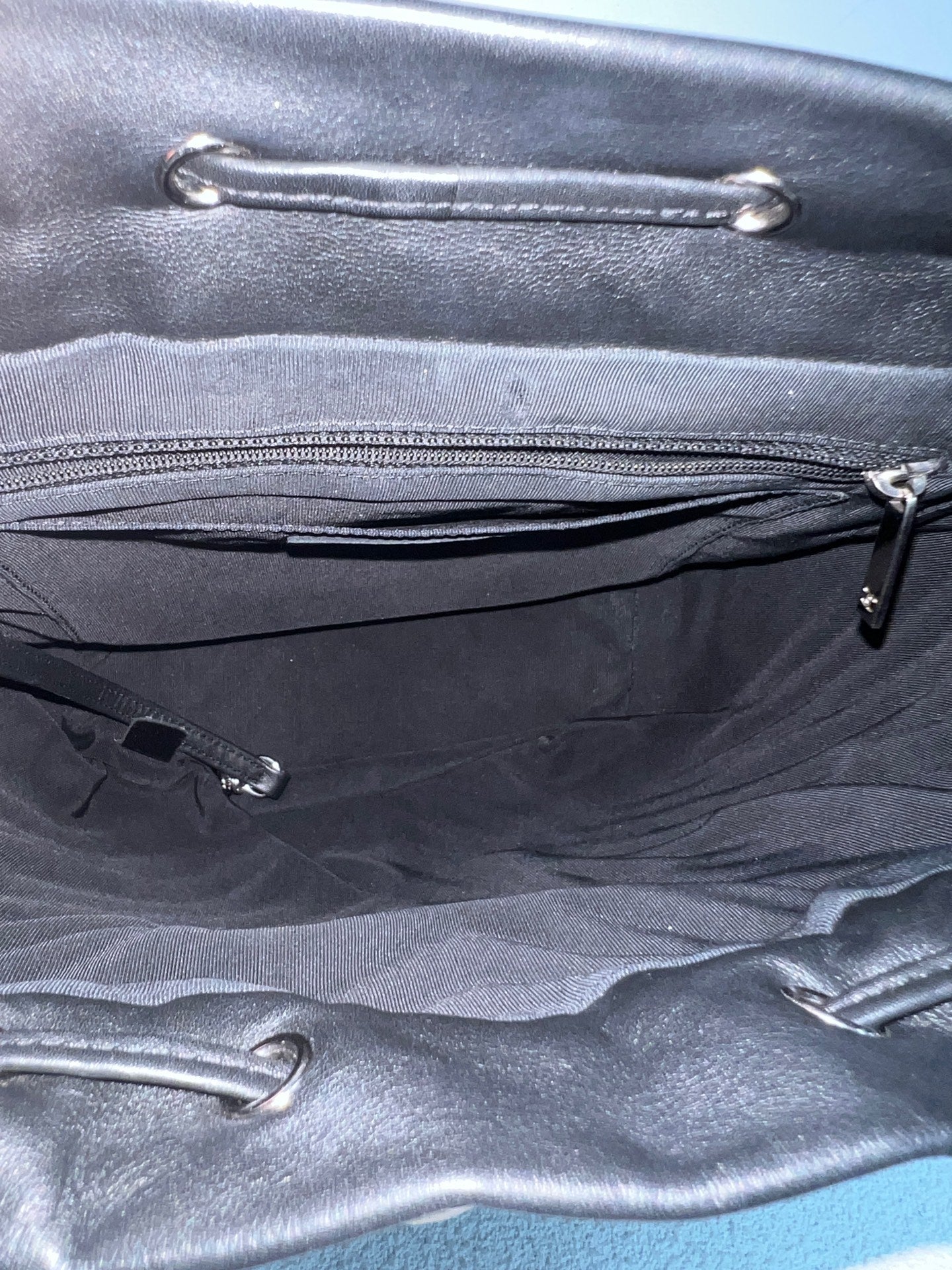 Chanel - Urban Spirit - Leather - Black - (medium)