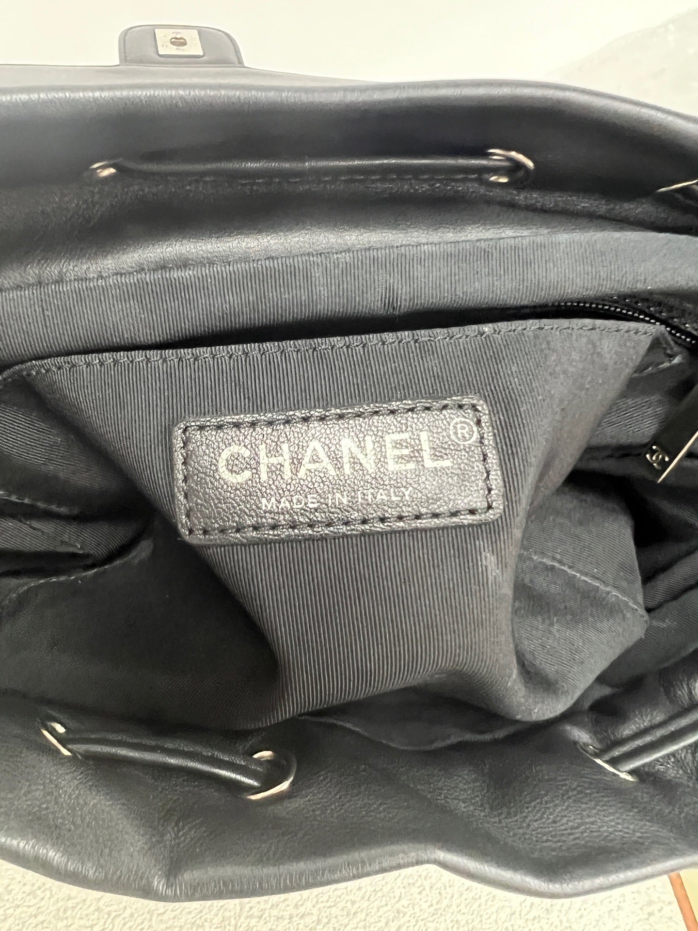 Chanel - Urban Spirit - Leather - Black - (medium)