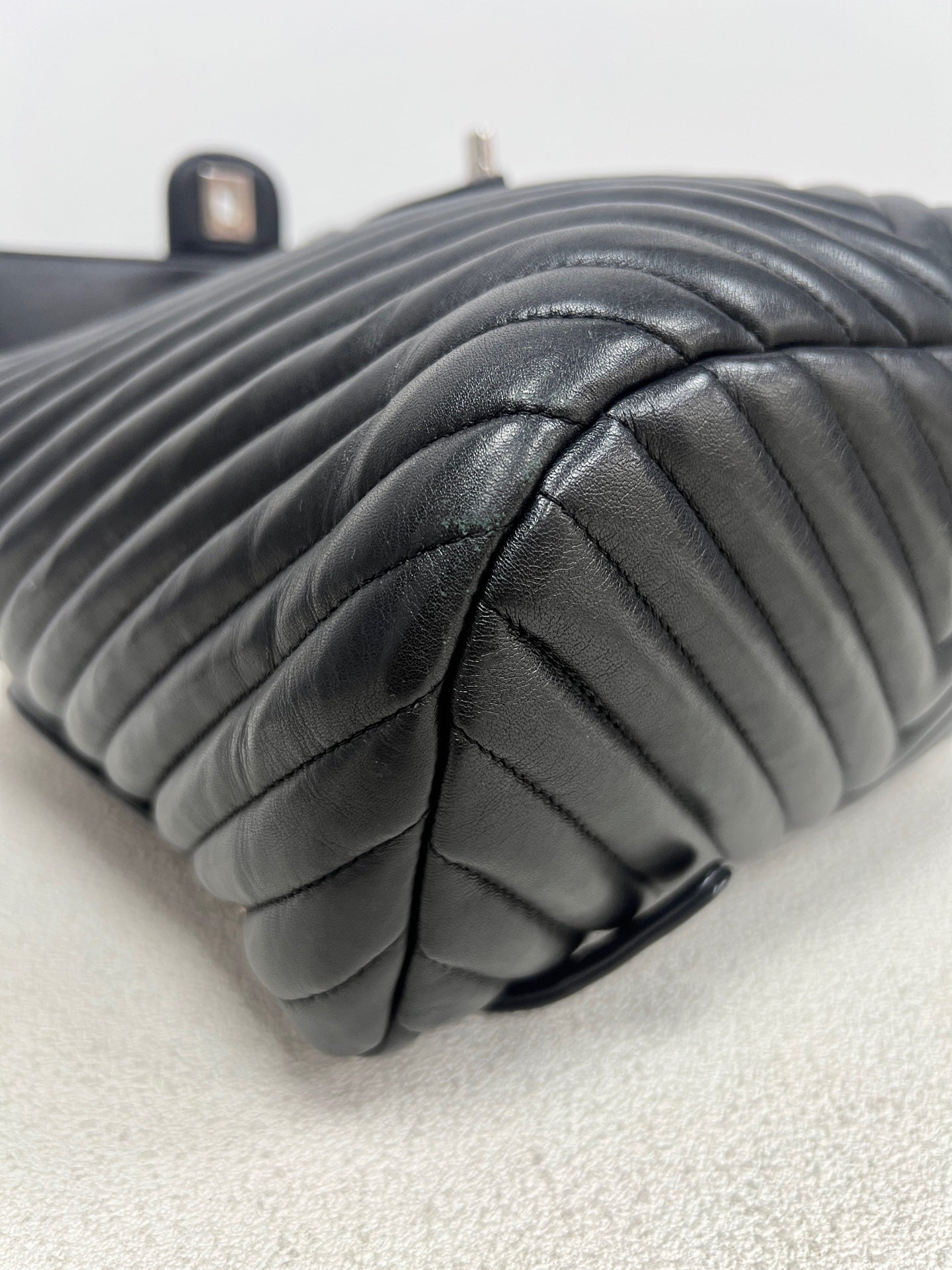 Chanel - Urban Spirit - Leather - Black - (medium)