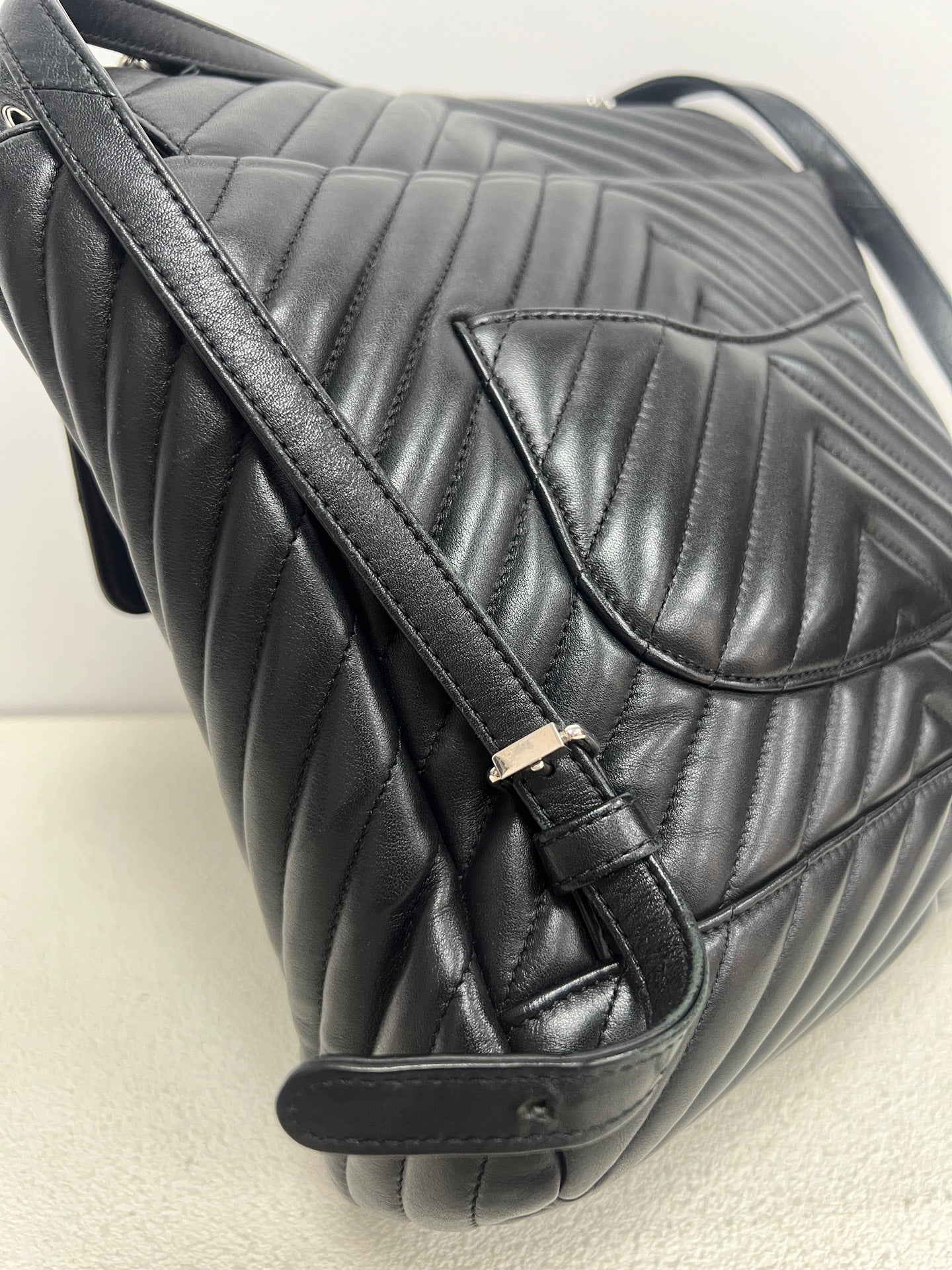 Chanel - Urban Spirit - Leather - Black - (medium)