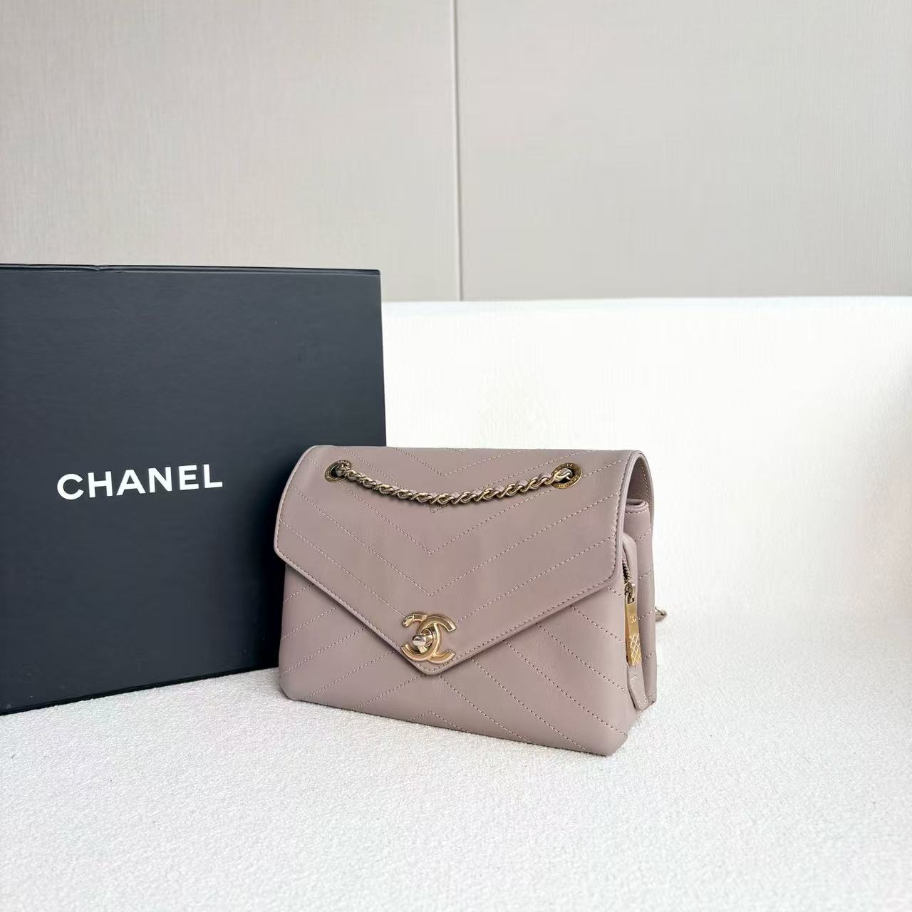 Chanel - V-Quilted Accordion Bag - Leather - Grey-purple with Gold-Tone Hardware - (Small)