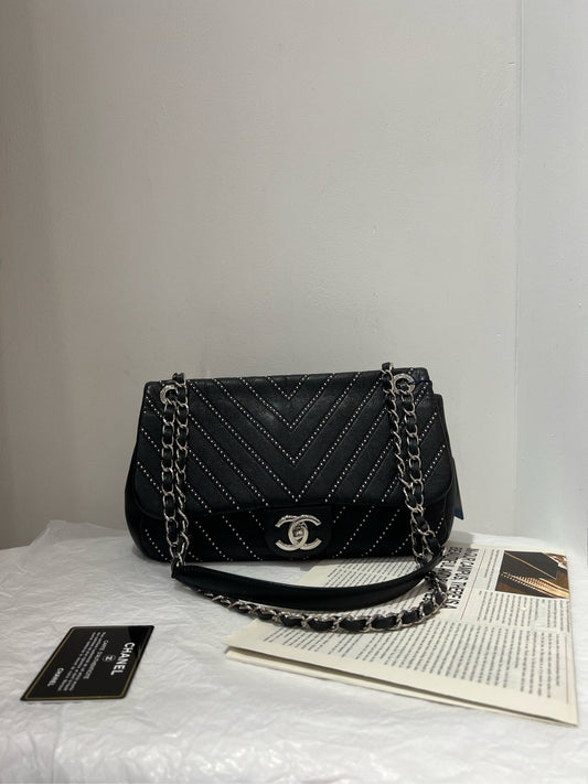 Chanel - V-Stitch Studded Flap Bag - Leather - Black - (Other)