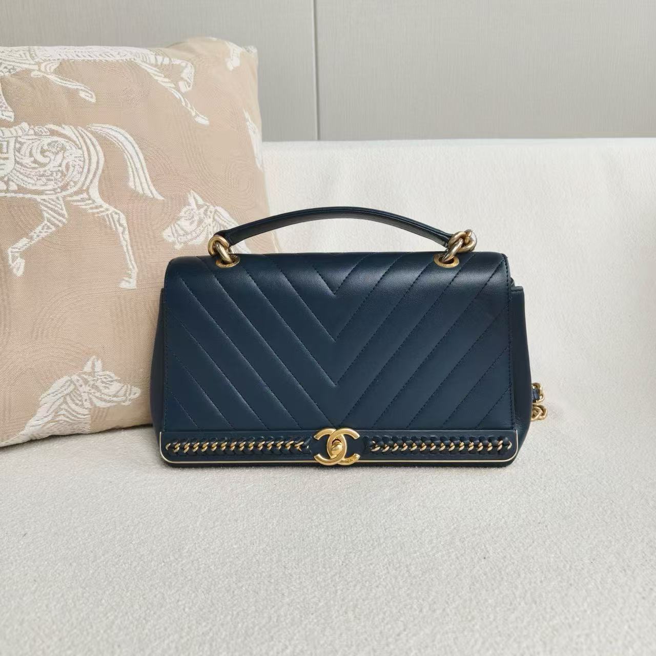 Chanel - V-Stitch Top Handle Flap Bag - Cowhide leather - Grey-blue with Gold-Tone Hardware - (small)