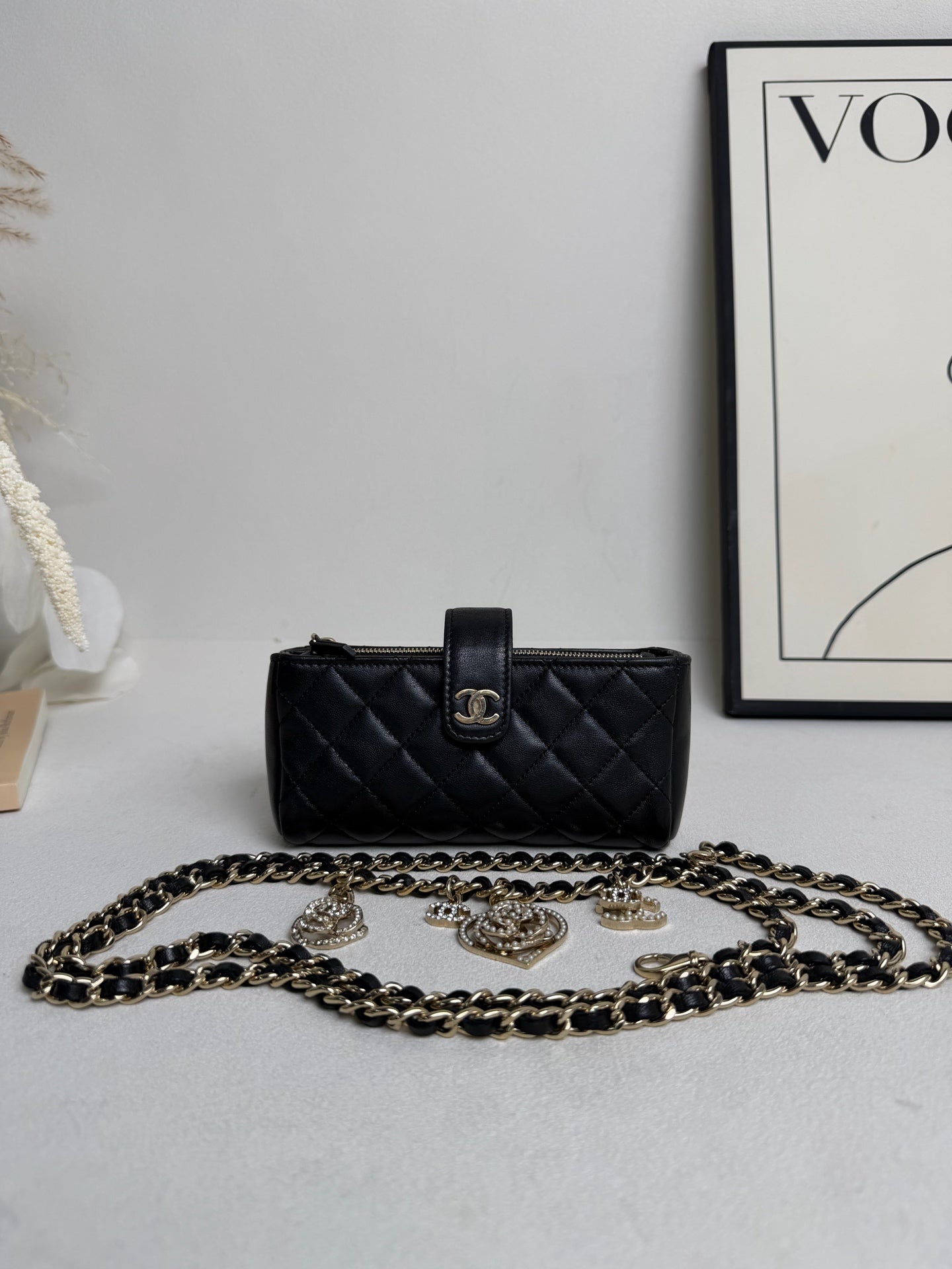 Chanel - Valentines Day Camellia Chain Bag - Leather - Black - (mini)