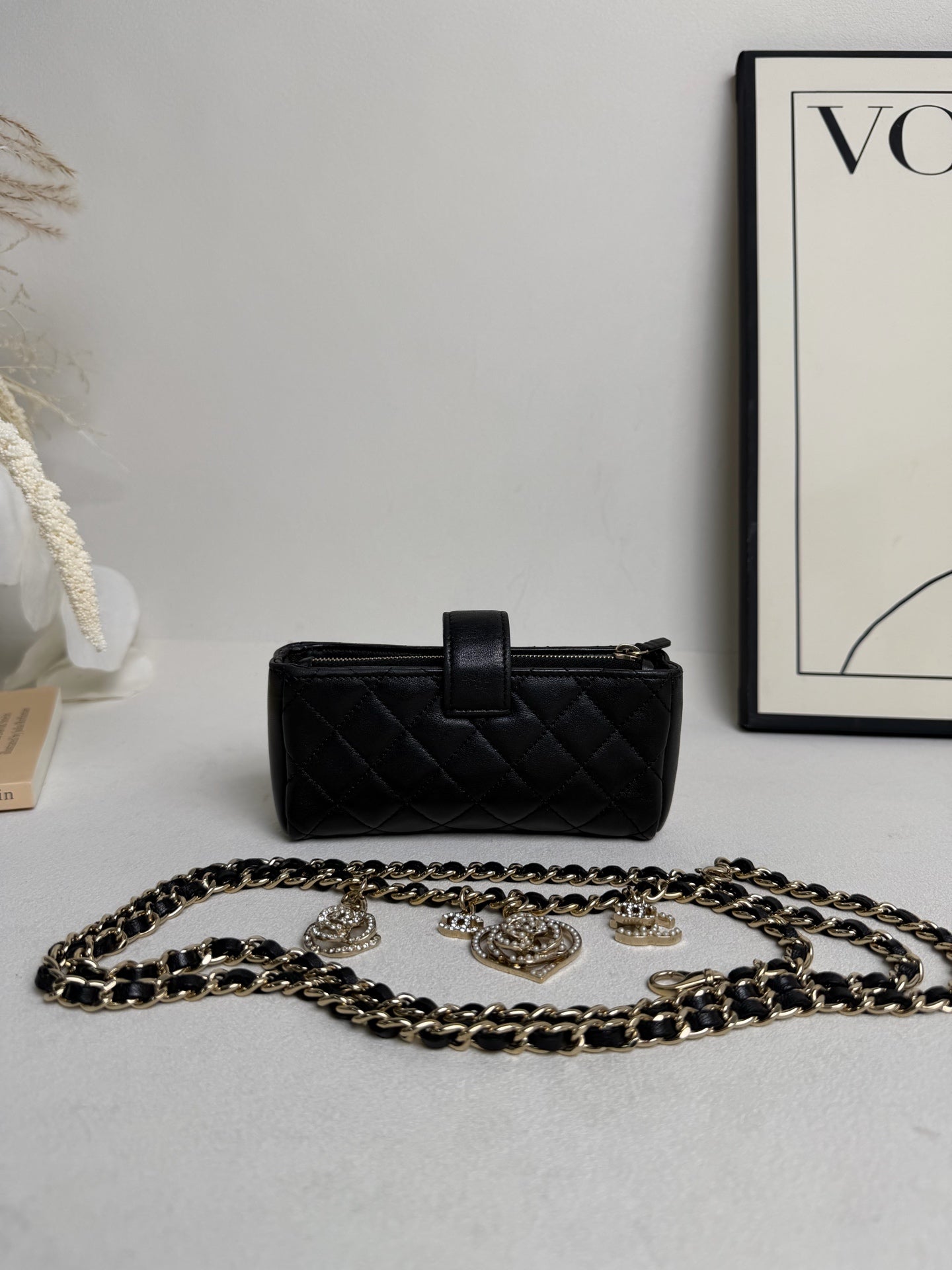 Chanel - Valentines Day Camellia Chain Bag - Leather - Black - (mini)