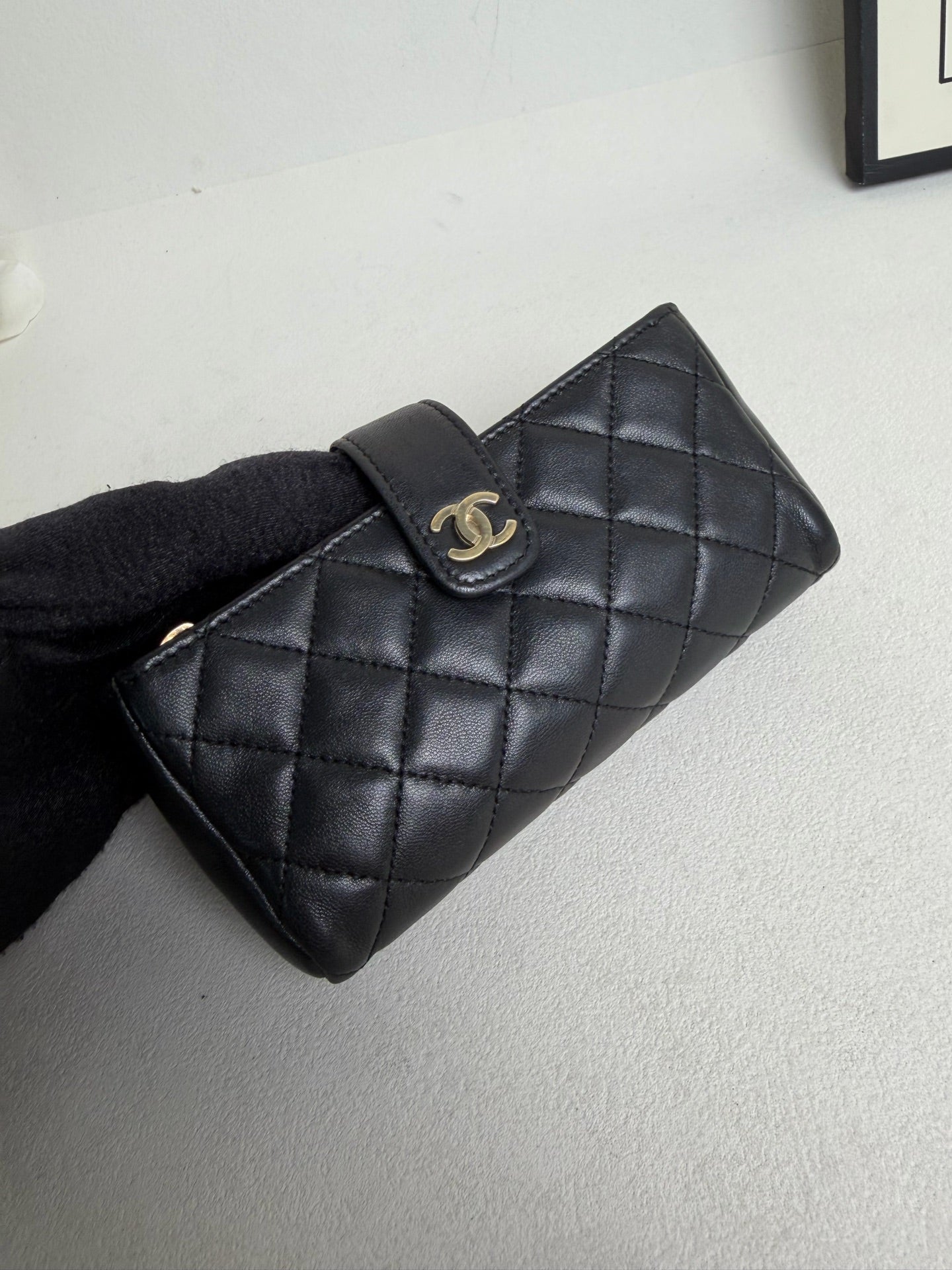 Chanel - Valentines Day Camellia Chain Bag - Leather - Black - (mini)