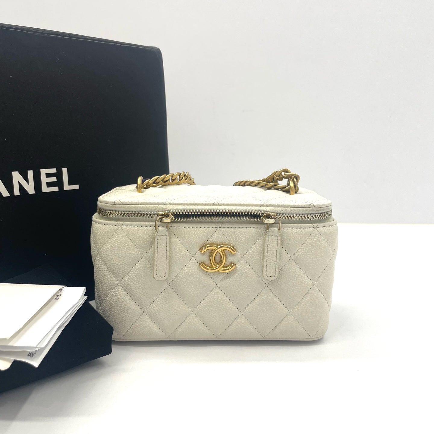 Chanel - Vanity Case - Leather - White