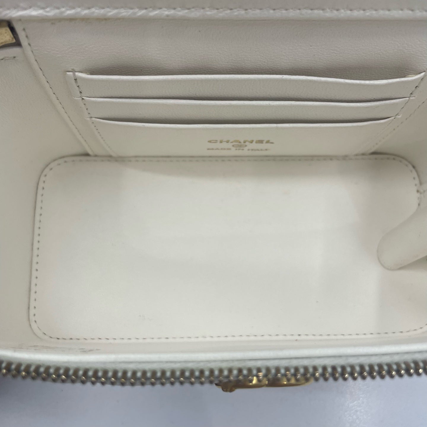 Chanel - Vanity Case - Leather - White