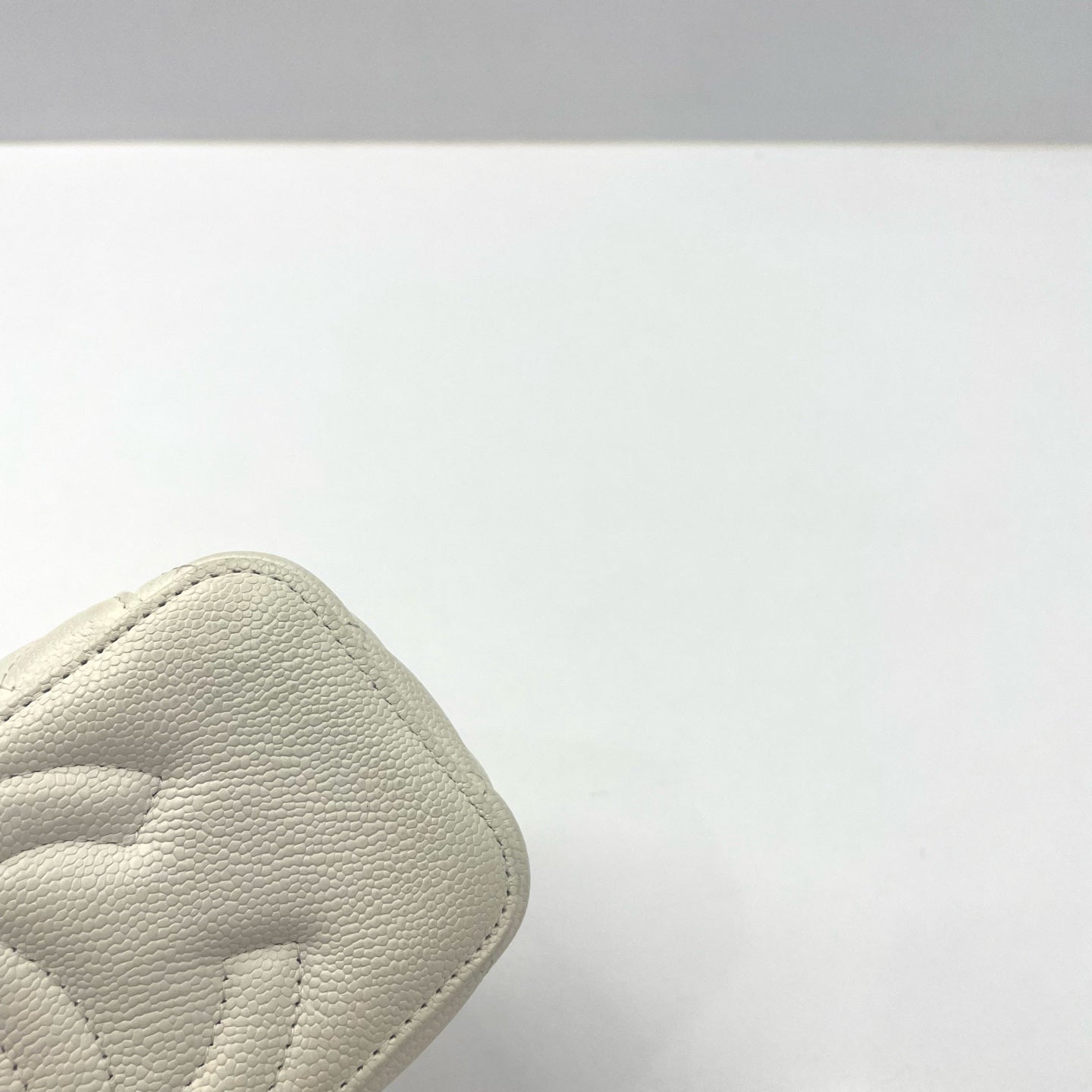 Chanel - Vanity Case - Leather - White