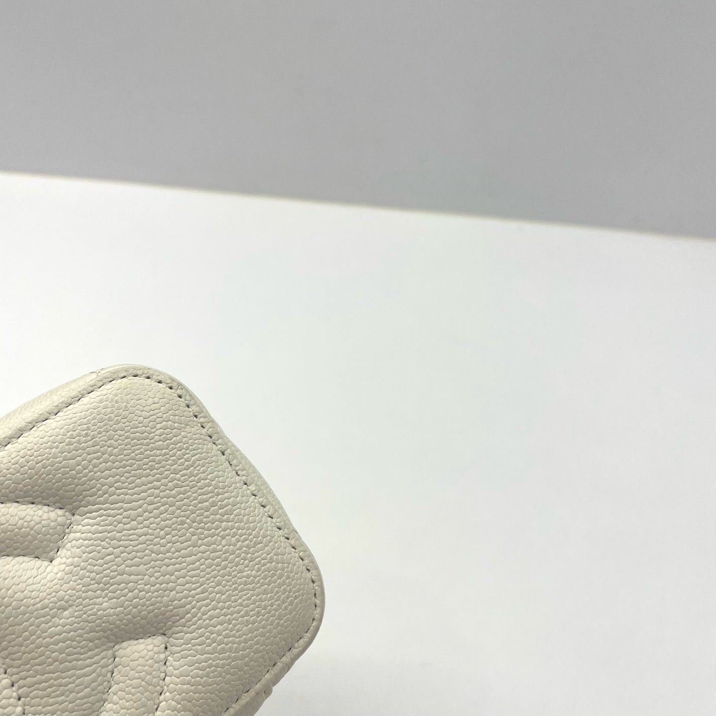 Chanel - Vanity Case - Leather - White