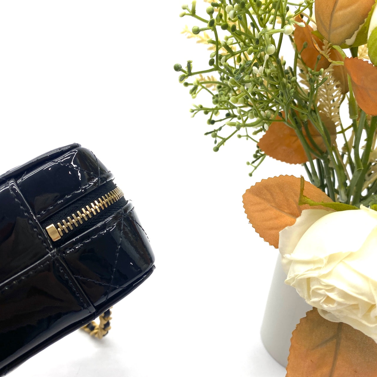 Chanel - Vanity Case - Patent leather - Black