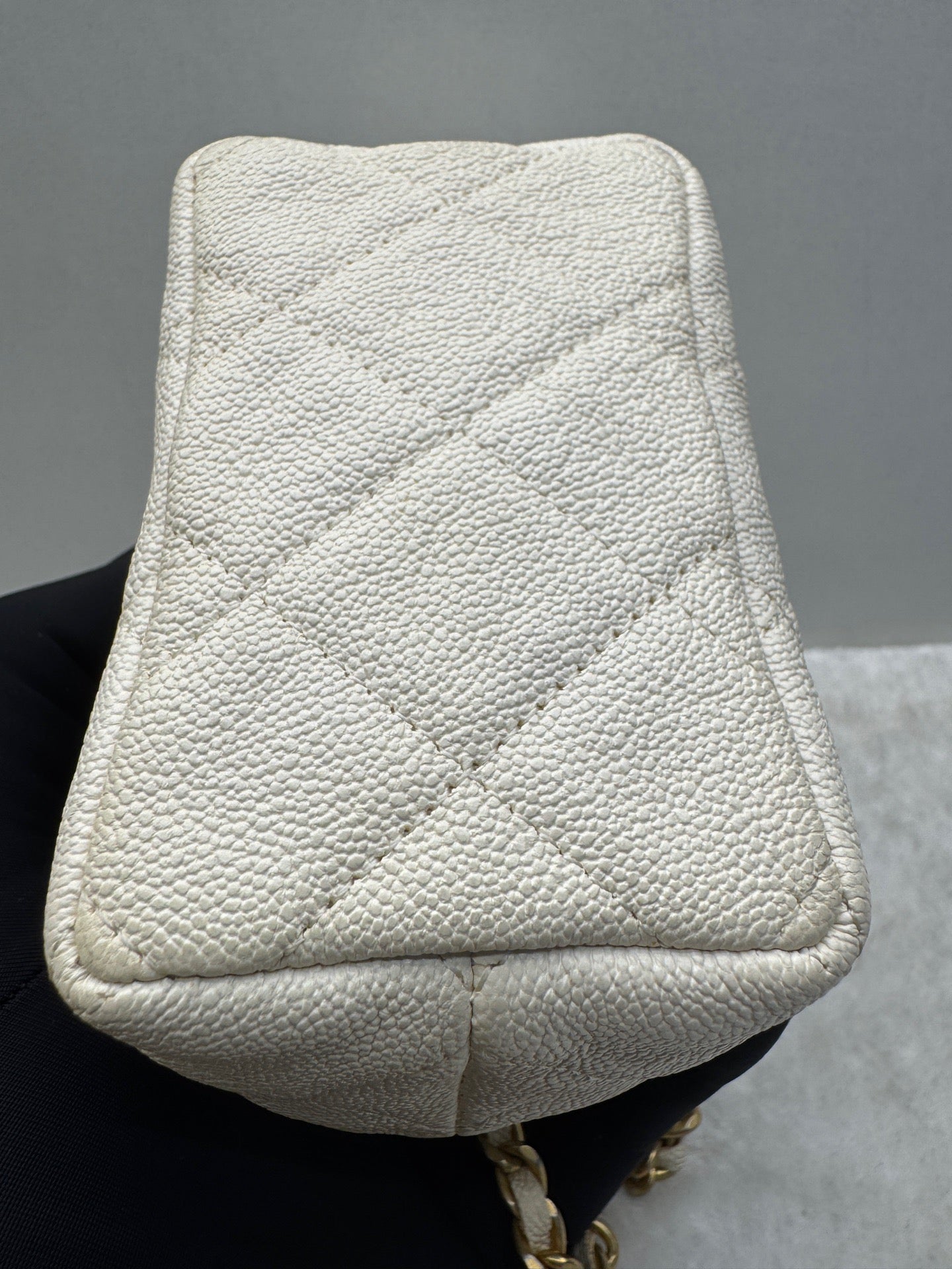 Chanel - Vanity Case - Calfskin - White - (mini)