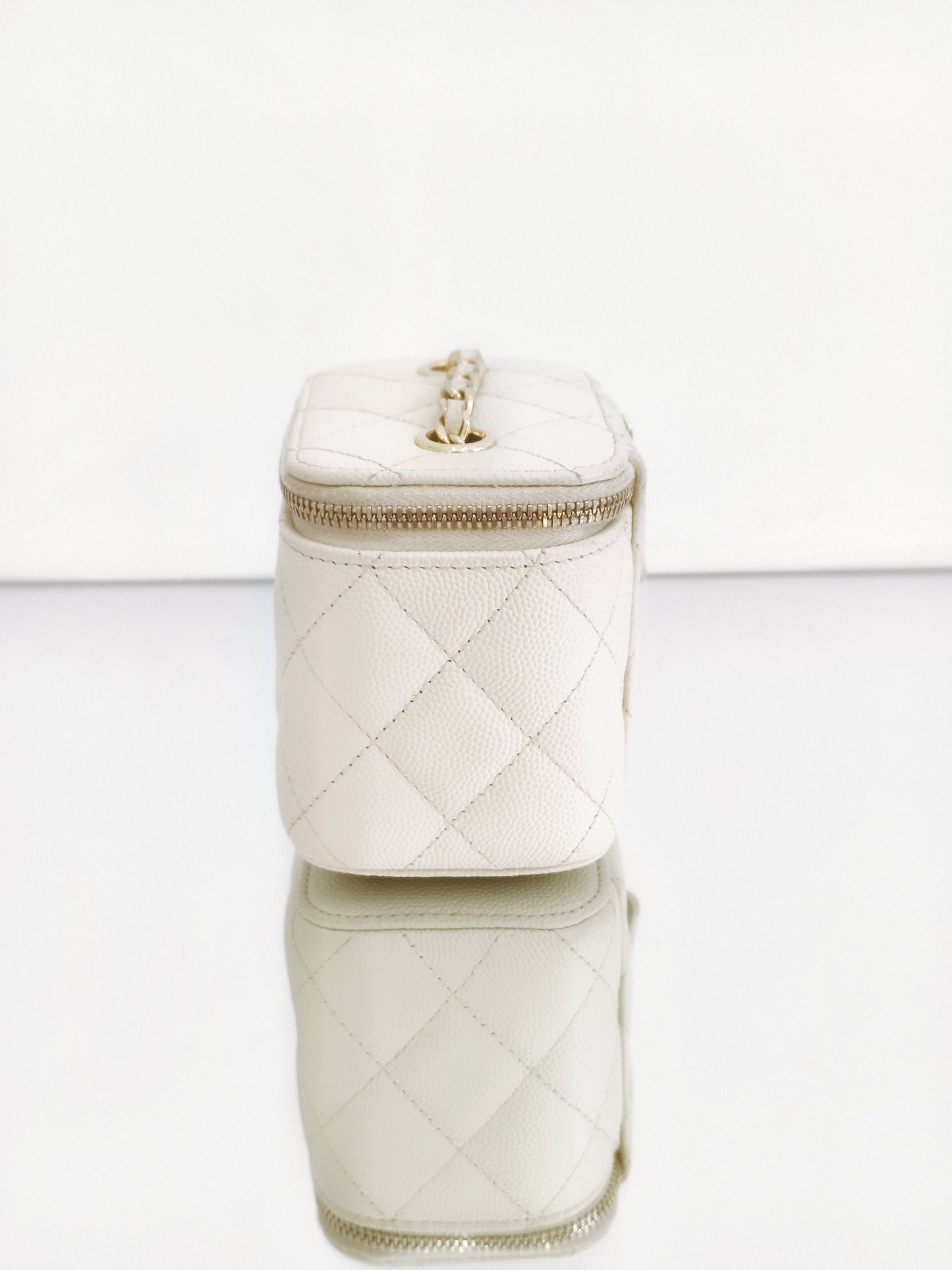 Chanel - Vanity Case - Caviar leather - Beige with Gold-Tone Hardware - (mini)