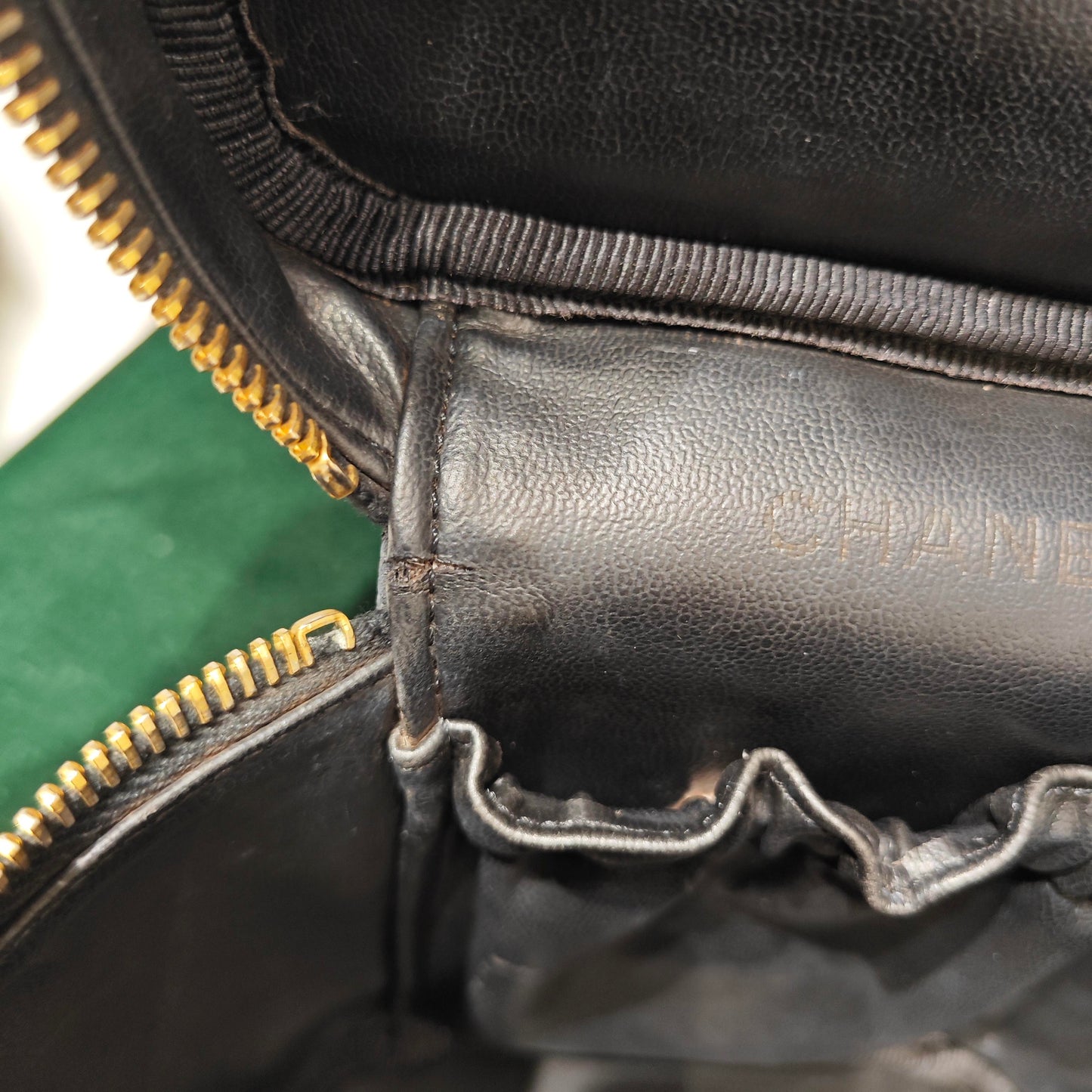 Chanel - Vanity Case - Caviar leather - Black - (Small)