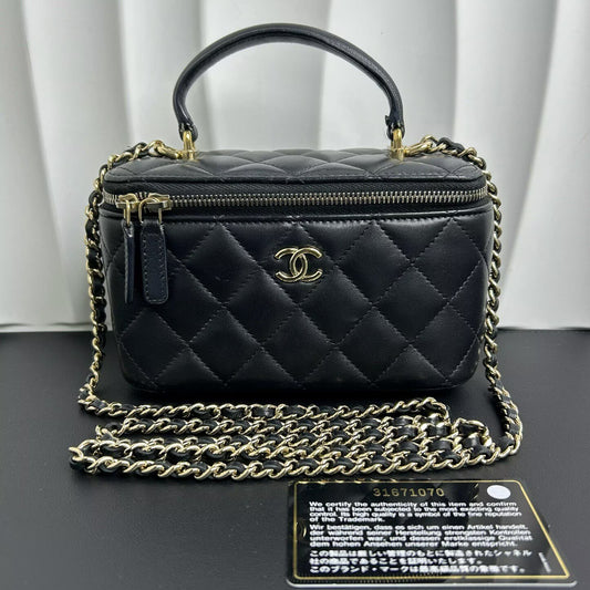 Chanel - Vanity Case - Lambskin leather - Black with Gold-Tone Hardware - (mini)