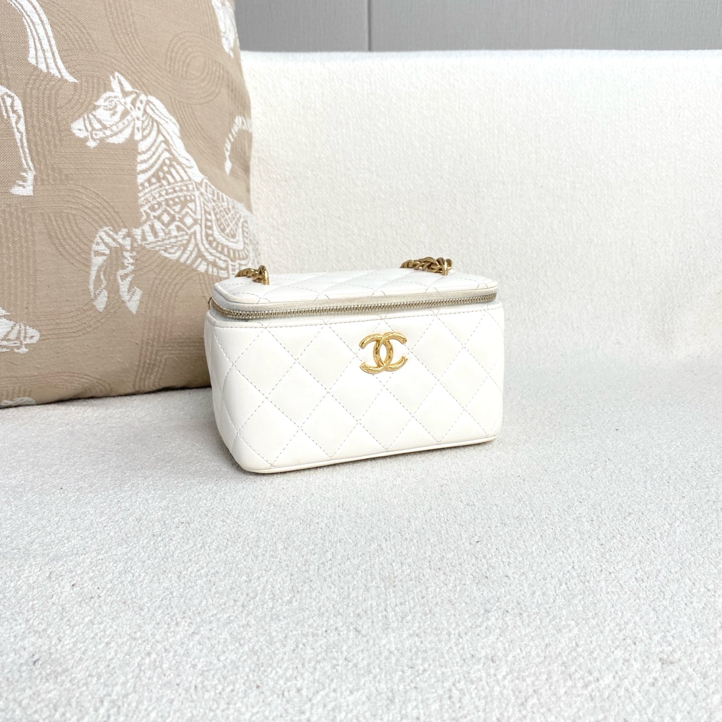 Chanel - Vanity Case - Lambskin leather - White - (mini)