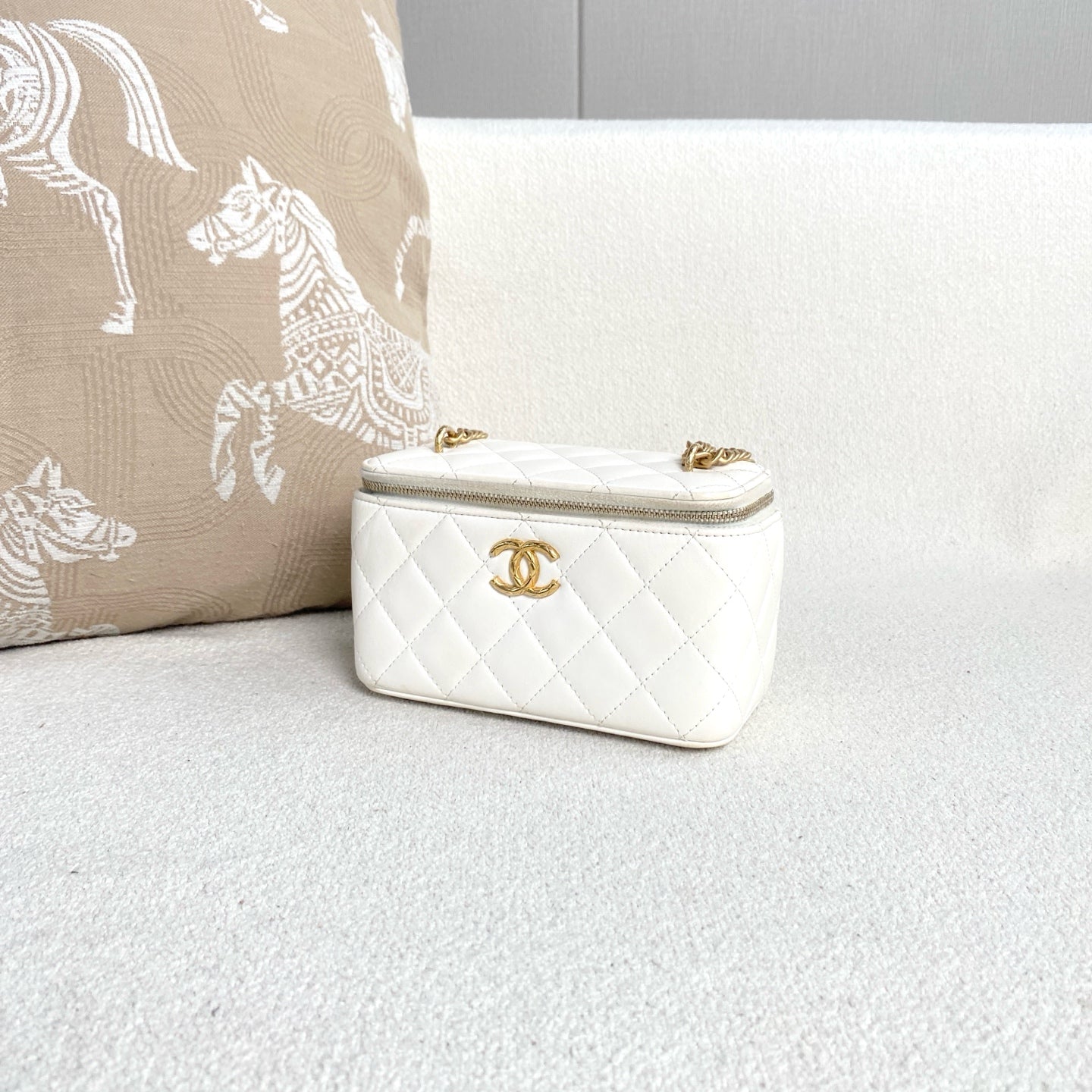 Chanel - Vanity Case - Lambskin leather - White - (mini)
