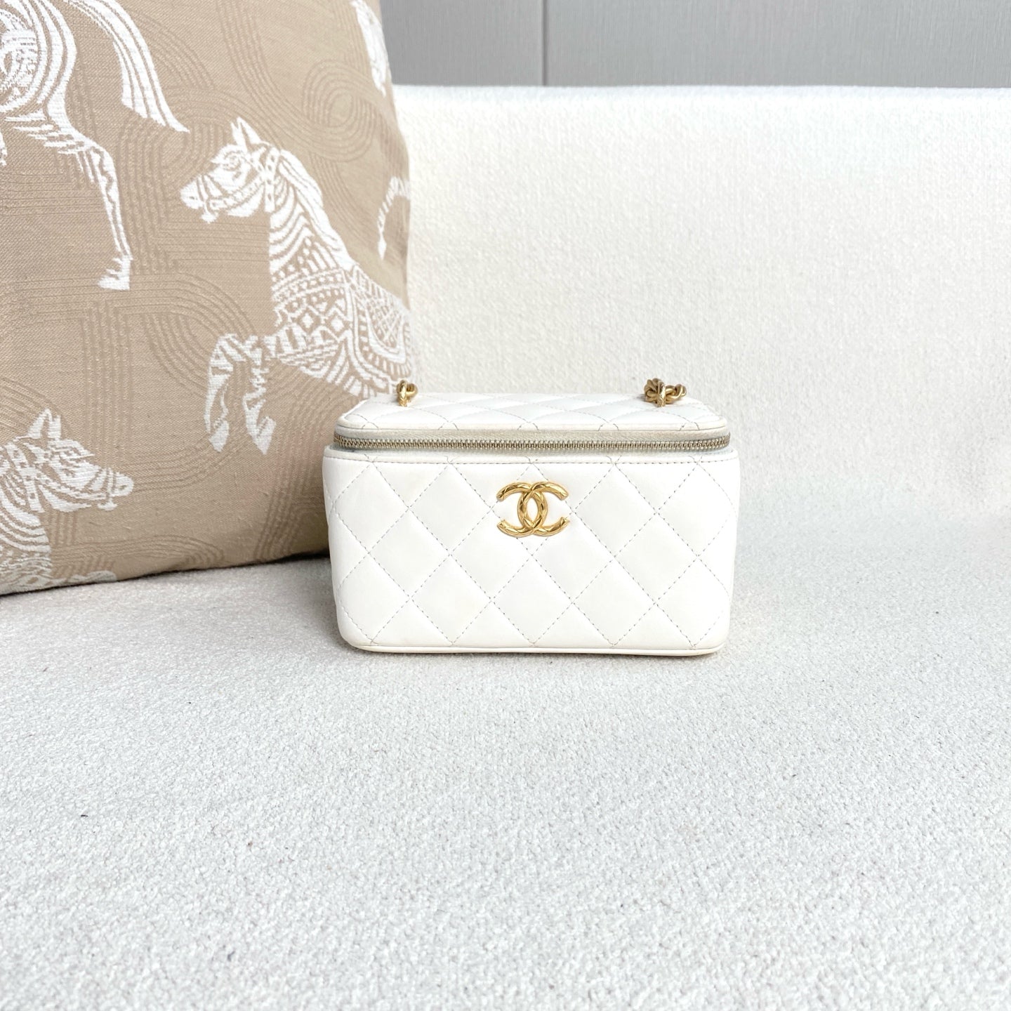Chanel - Vanity Case - Lambskin leather - White - (mini)