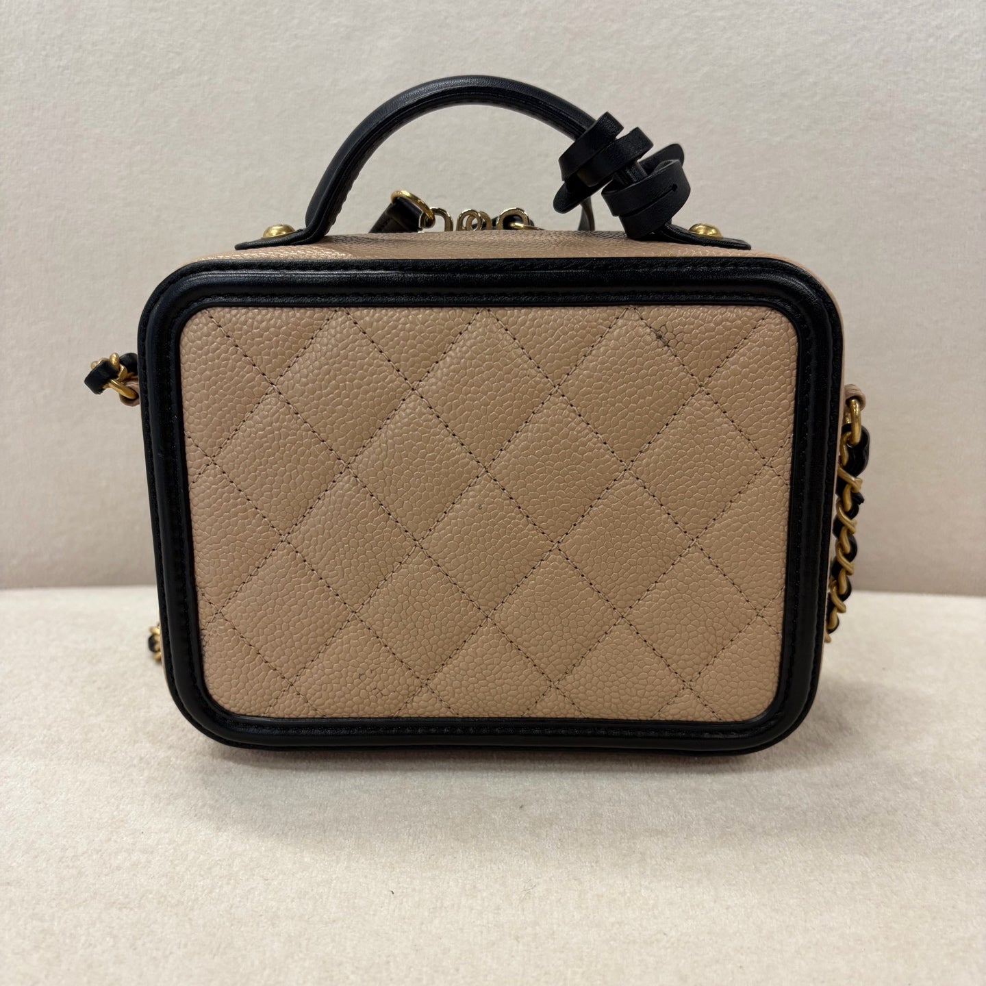 Chanel - Vanity Case - Leather - Beige - (small)