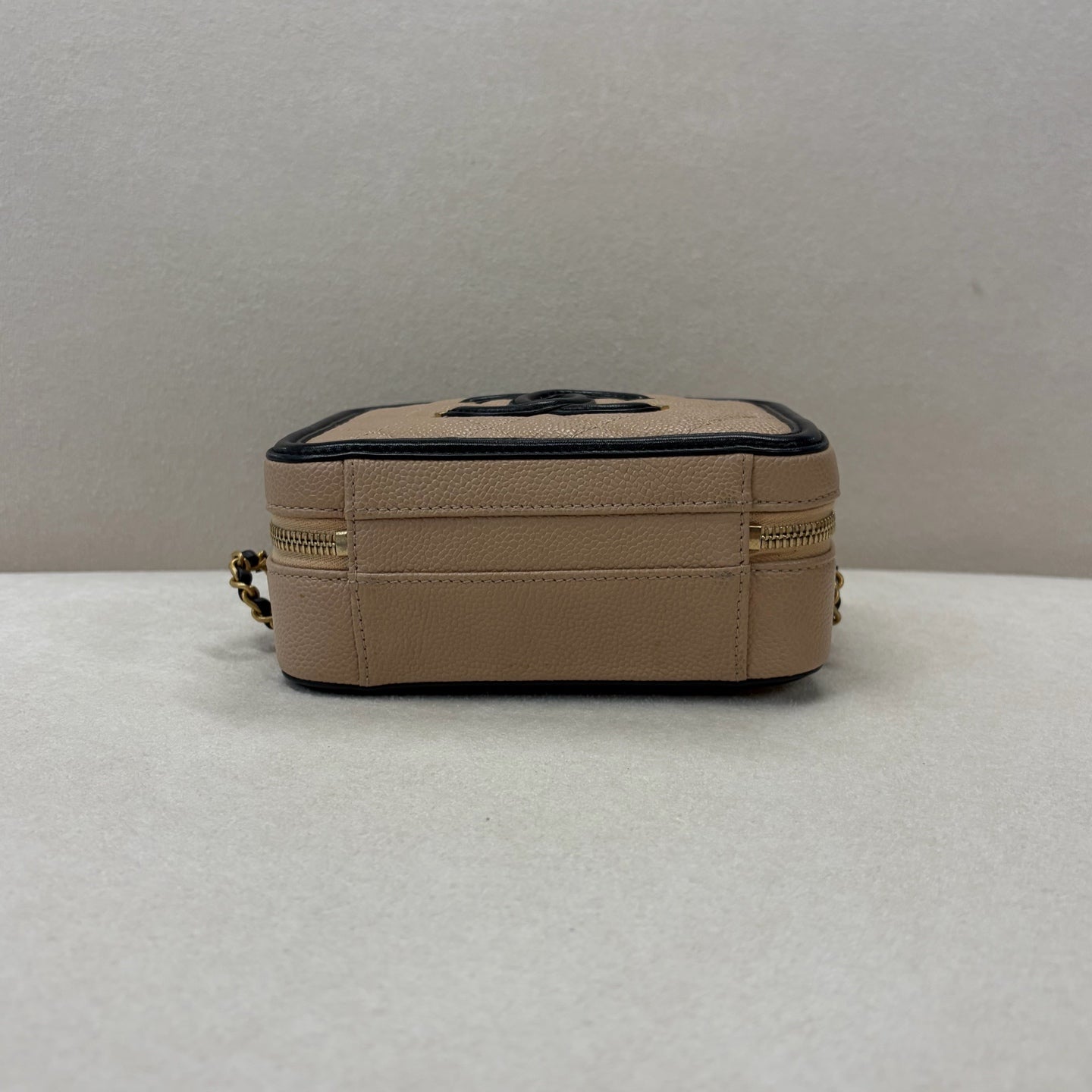 Chanel - Vanity Case - Leather - Beige - (small)