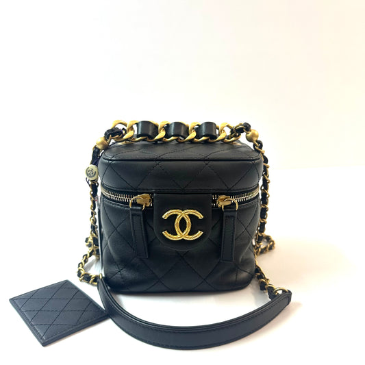 Chanel - Vanity Case - Leather - Black - (mini)