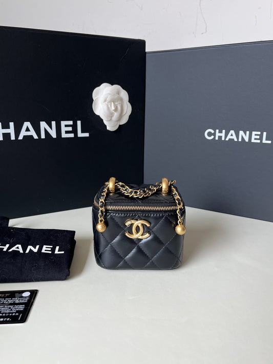 Chanel - Vanity Case - Leather - Black - (mini)