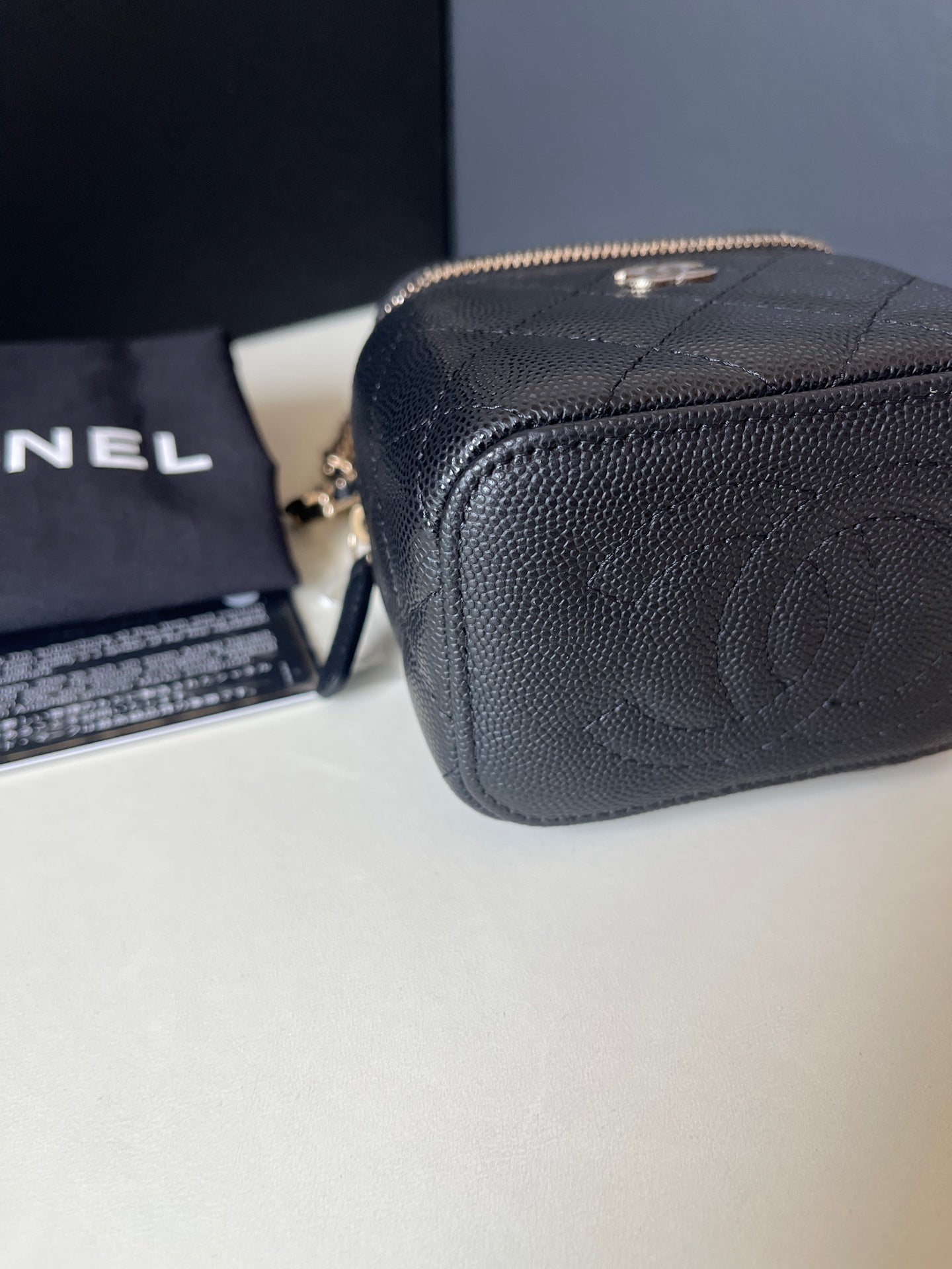 Chanel - Vanity Case - Leather - Black - (mini)