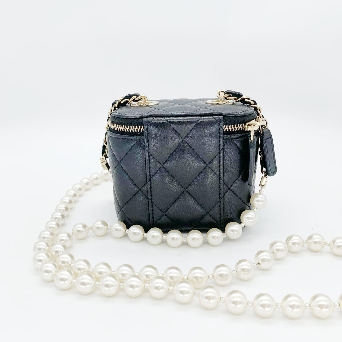 Chanel - Vanity Case - Leather - Black - (mini)