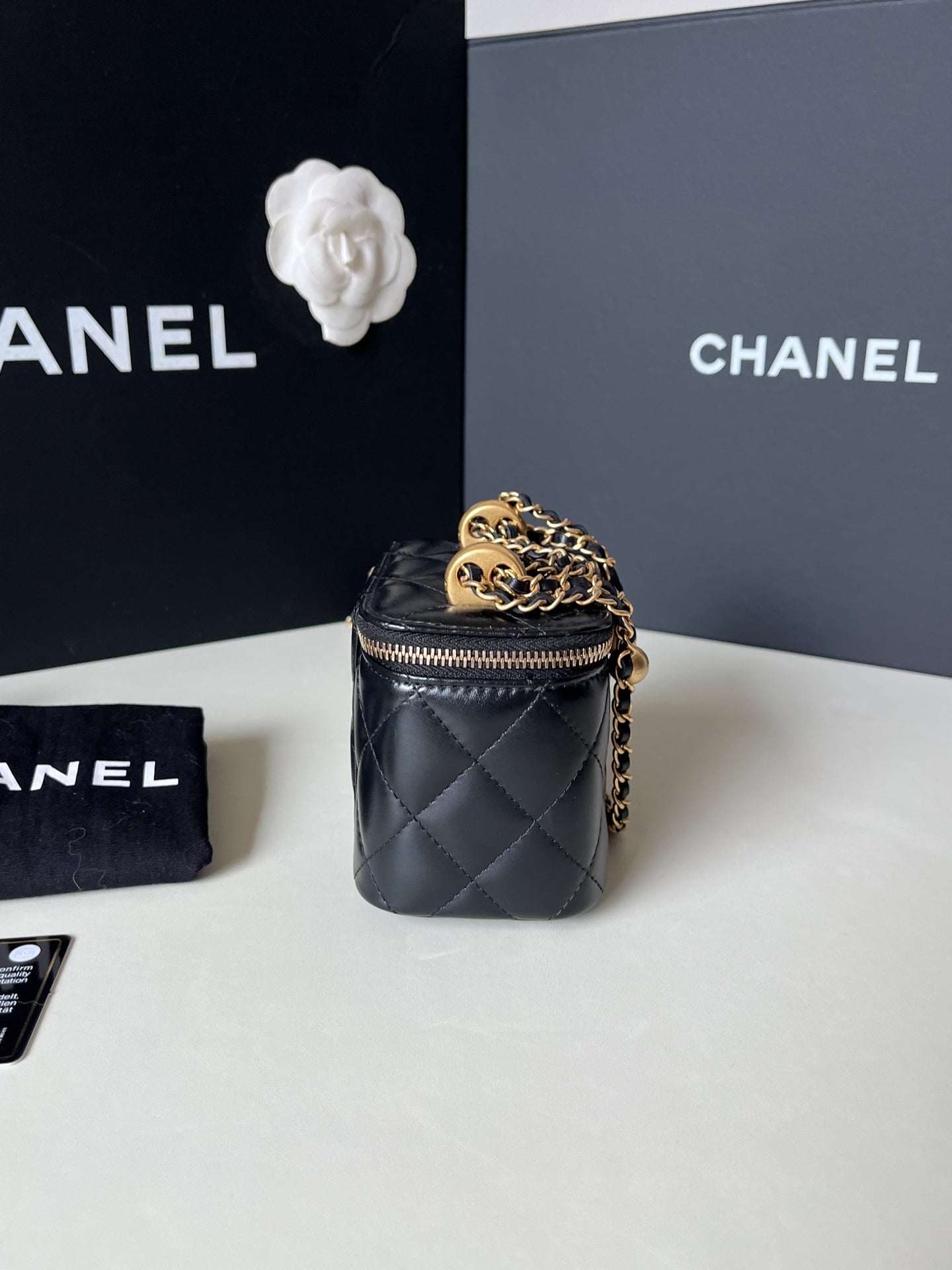 Chanel - Vanity Case - Leather - Black - (mini)