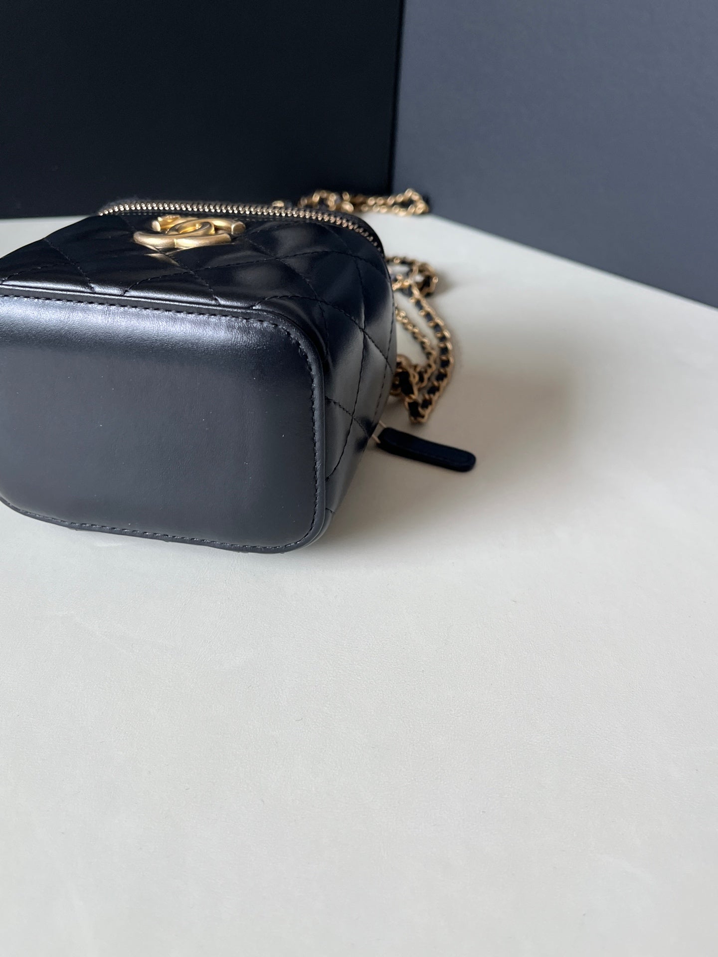 Chanel - Vanity Case - Leather - Black - (mini)
