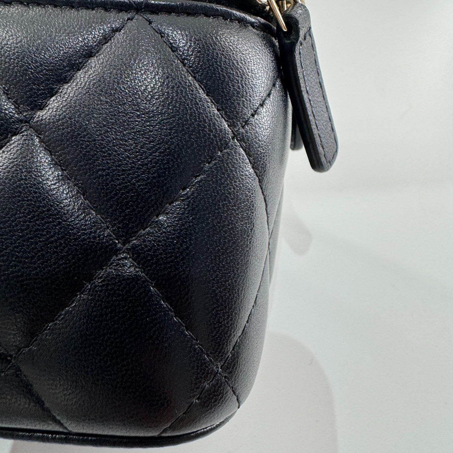 Chanel - Vanity Case - Leather - Black - (mini)
